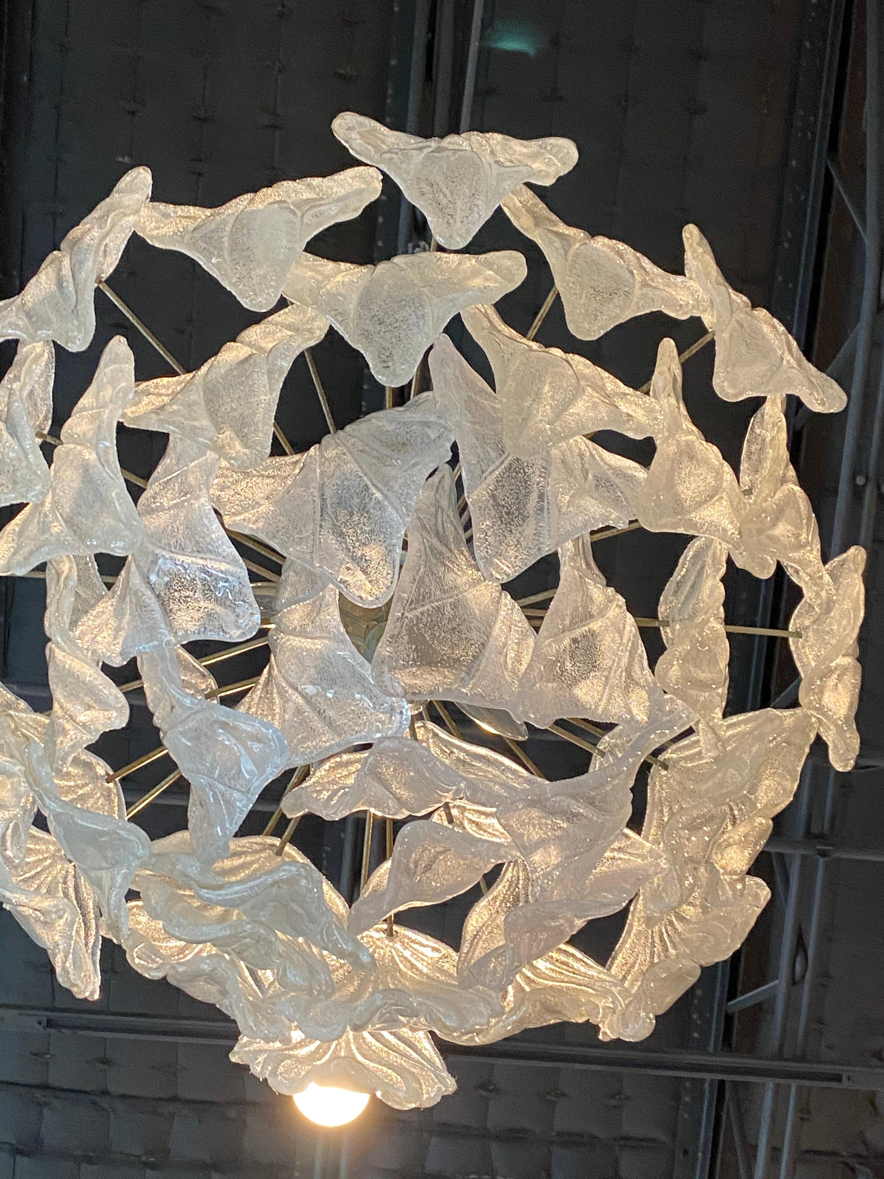 Mid-20th Century Vintage Large Murano Mazzega by Carlo Nason Glass Leaf Chandelier Brass