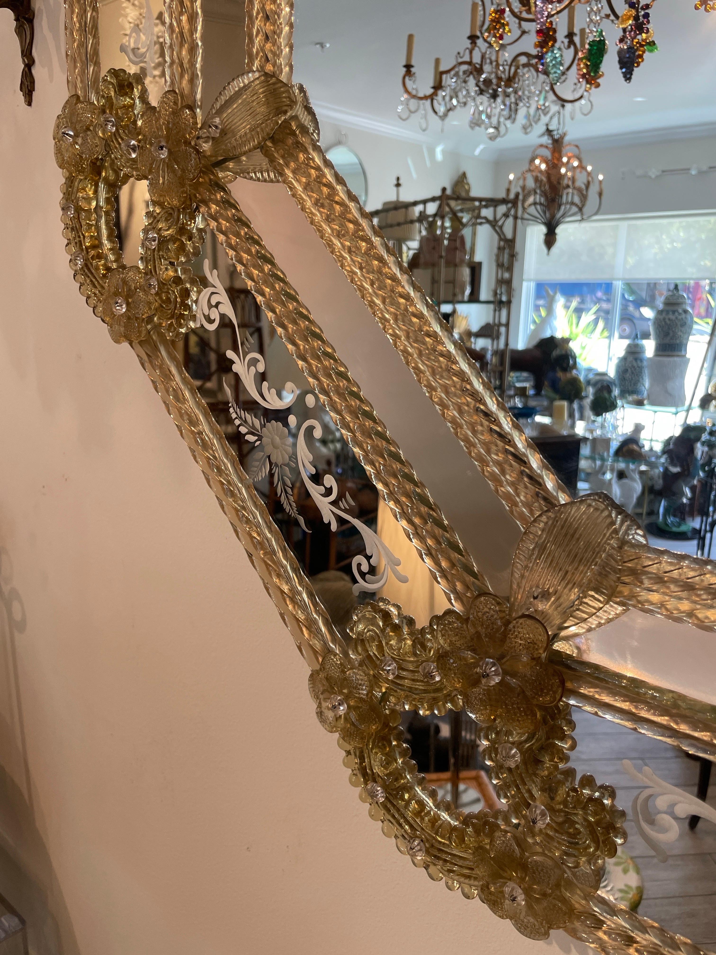 Espejo veneciano de Murano vintage grande de forma octogonal Vidrio en venta