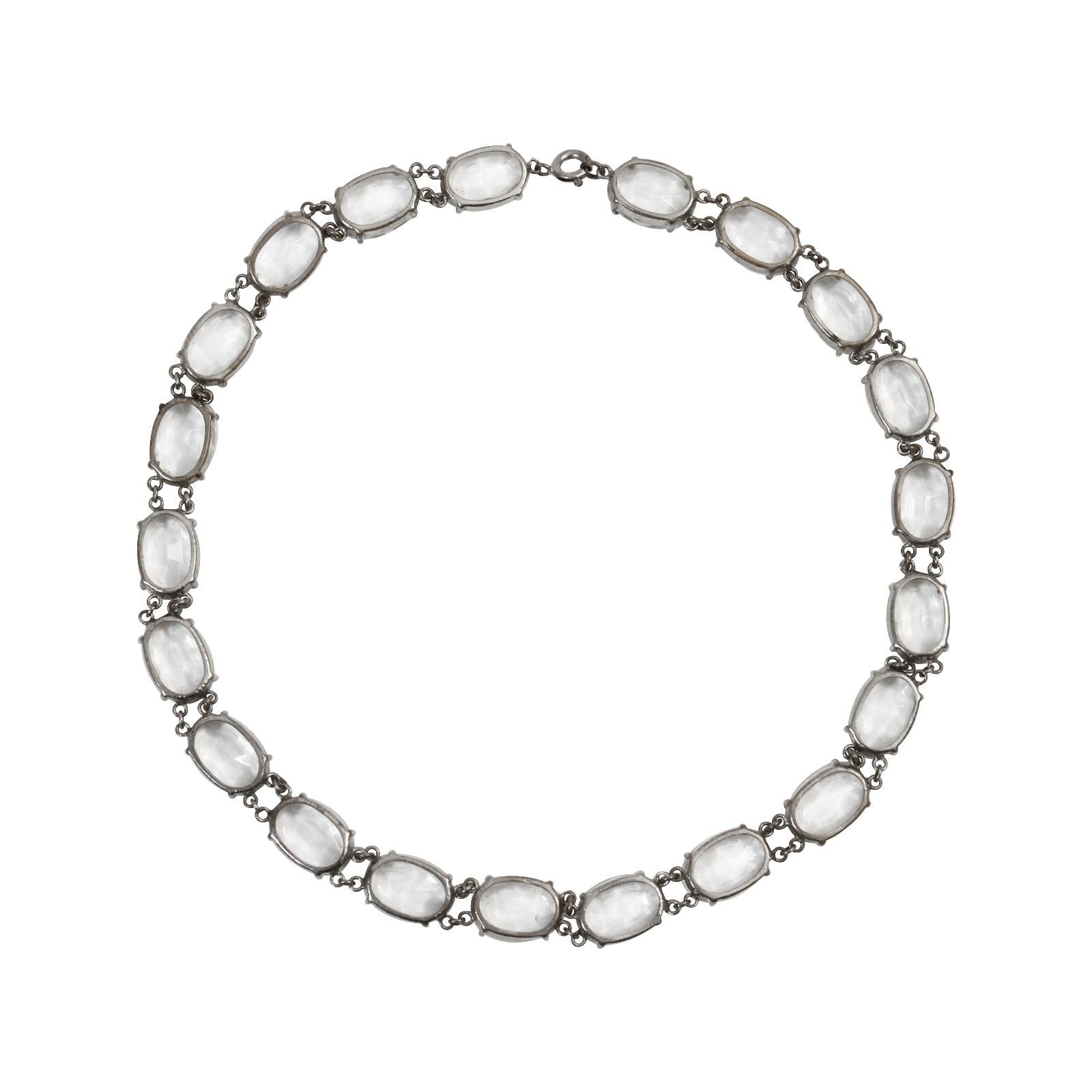 Große ovale Kristall-Halskette mit offenem Rücken Circa 1960er Jahre (Moderne) im Angebot