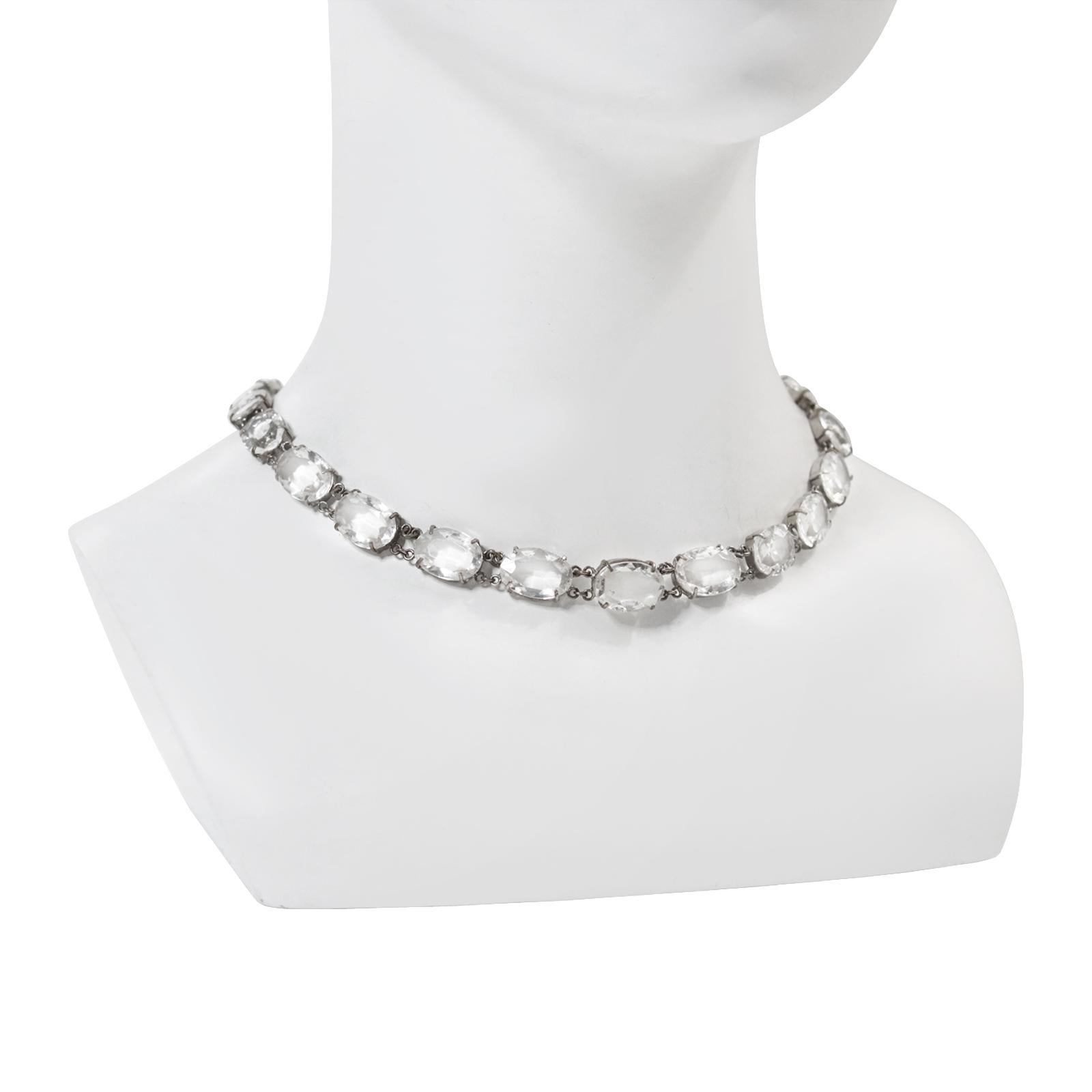 Große ovale Kristall-Halskette mit offenem Rücken Circa 1960er Jahre im Angebot 2