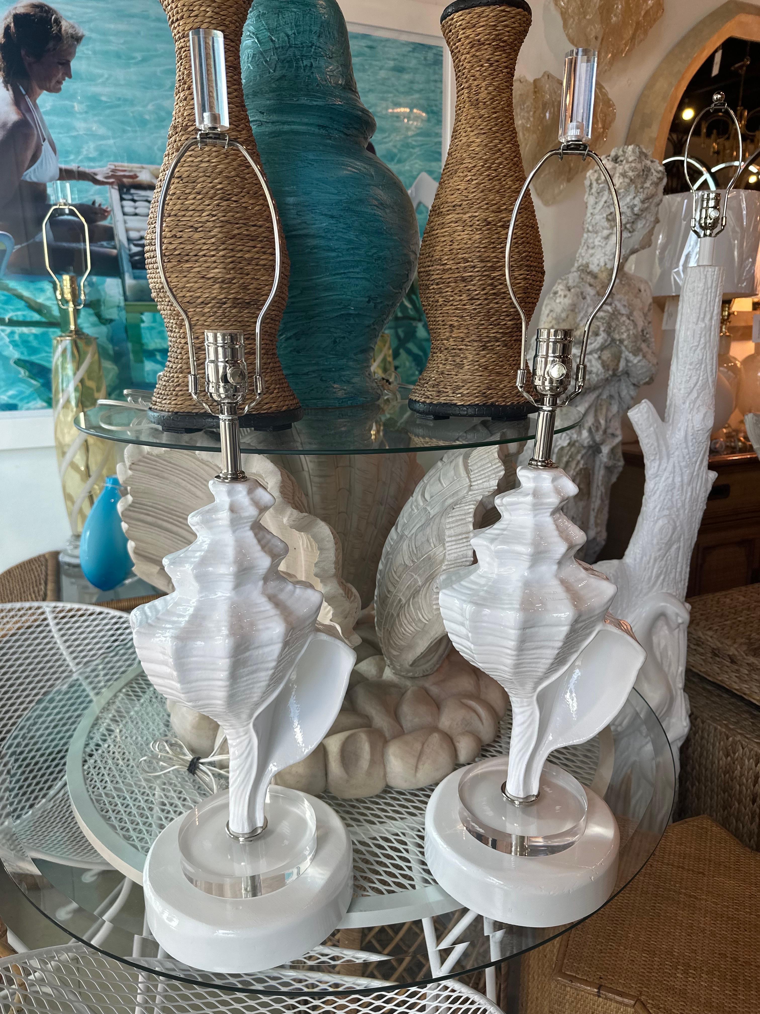 Lacquered Vintage Large Pair Conch Shell Seashell Palm Beach Table Lamps Restored Lucite  For Sale