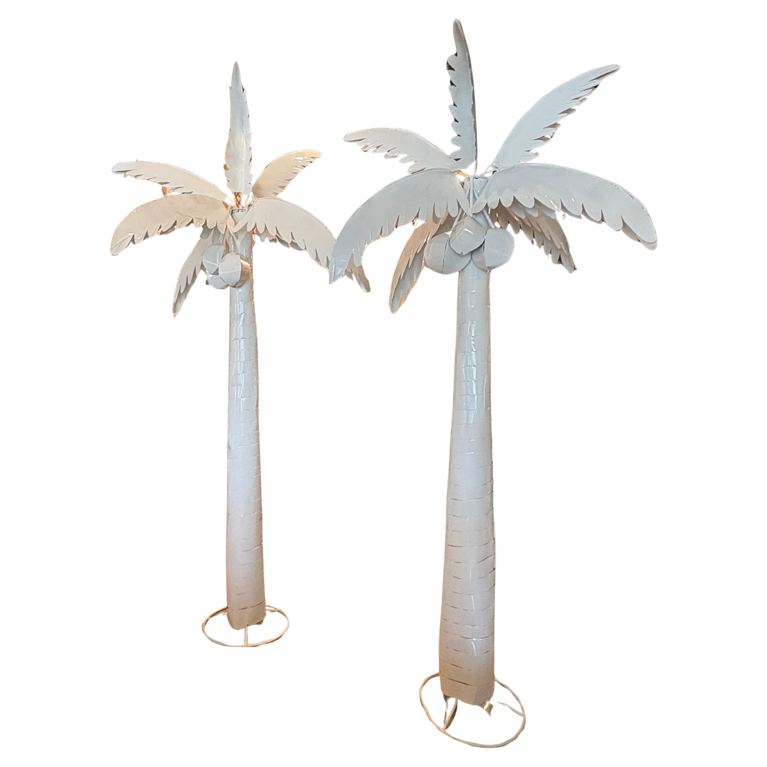 Palm Beach Vintage Coppia grande di palme bianche in metallo Palm Beach Coastal Patio Indoor