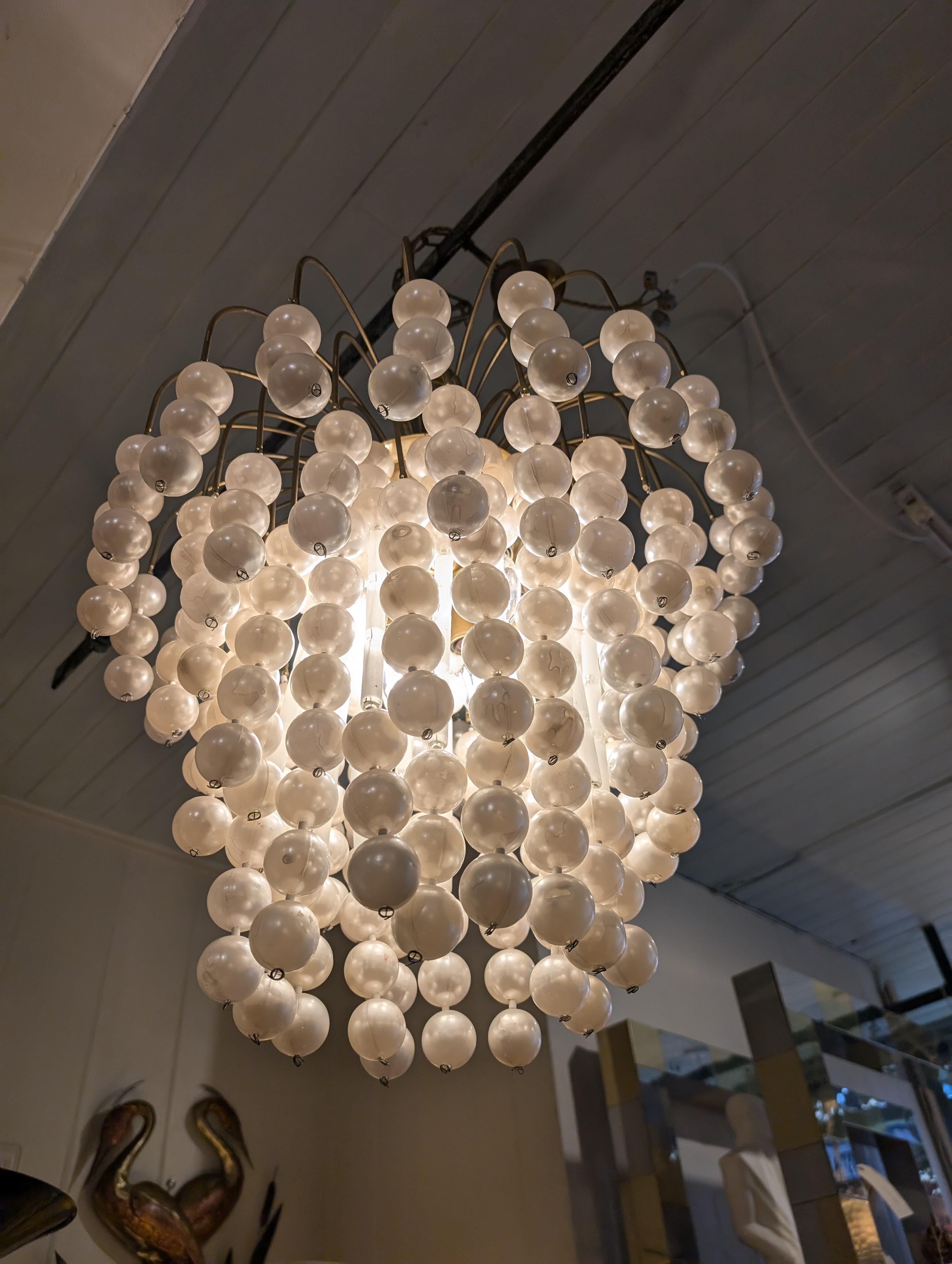 Mid-Century Modern Vintage large pearl bubble waterfall chandelier, Verner Panton style, 1970s