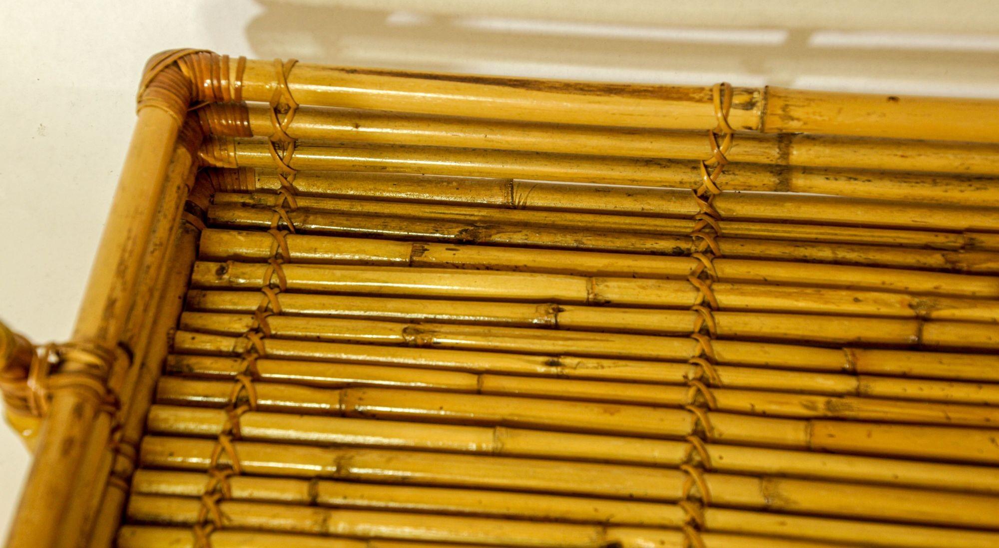 Vintage large oversized pencil, rattan, bamboo serving tray with handles.
Fantastic rectangular shape breakfast serving tray fully made in bamboo canes, curved rattan and hand-woven wicker. 
This lovely French Riviera style tray has a rectangular