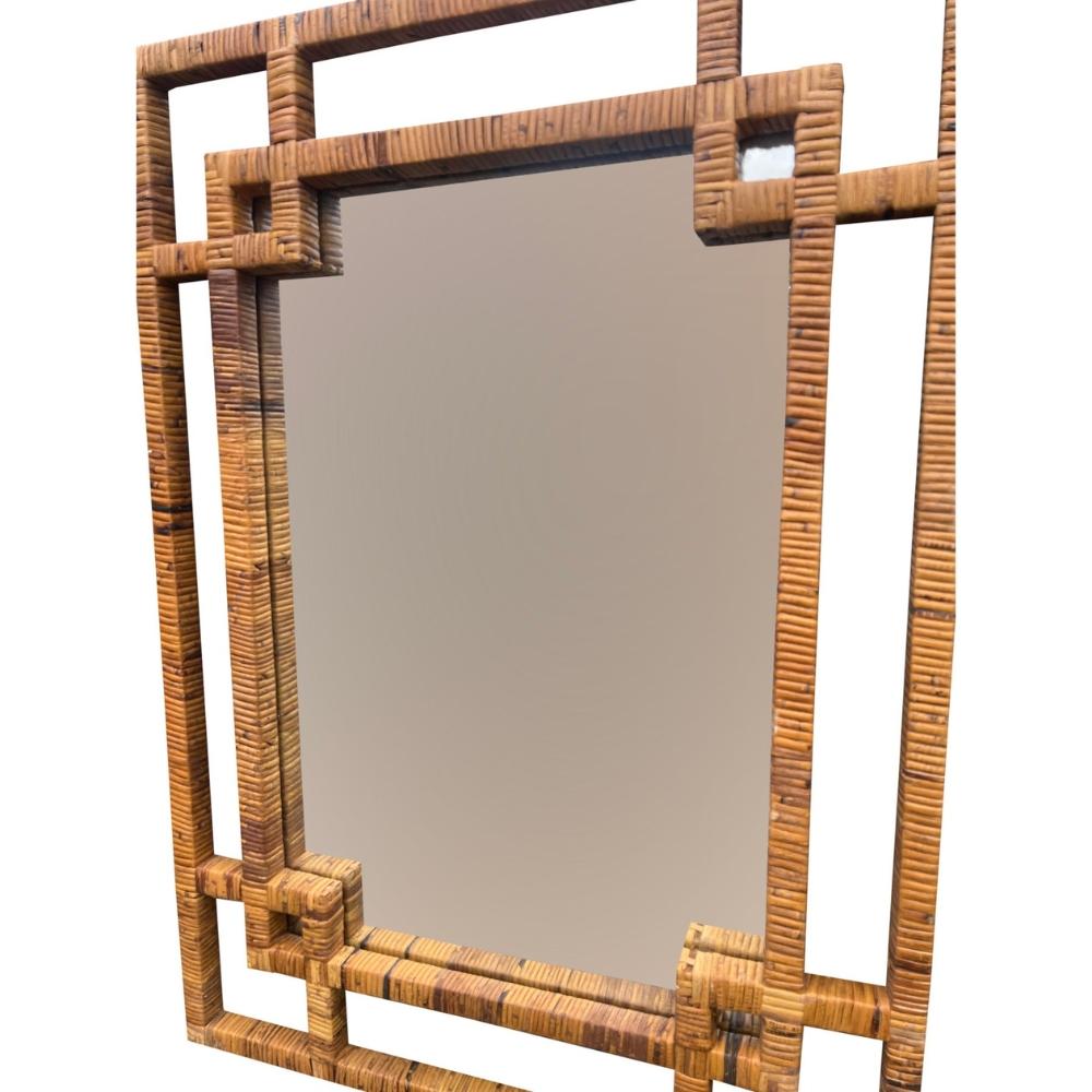 Espejo de pared vintage grande de ratán y mimbre en estilo Chinoiserie Chippendale finales del siglo XX en venta