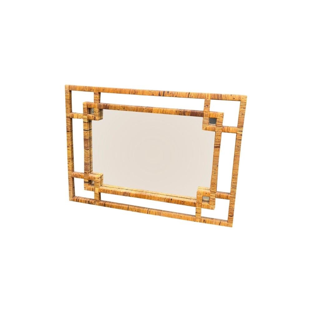 Espejo de pared vintage grande de ratán y mimbre en estilo Chinoiserie Chippendale Ratán en venta