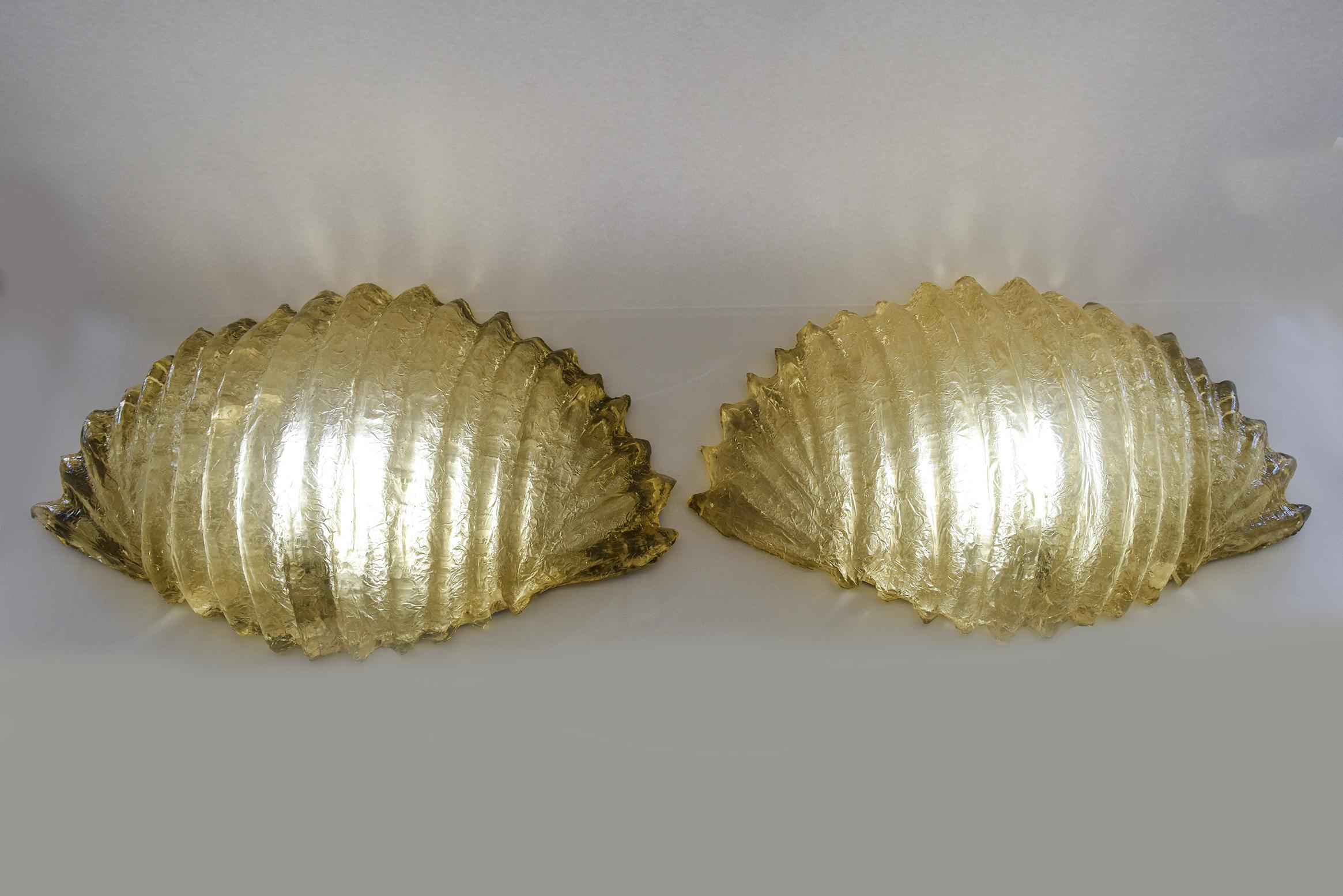 Vintage Large Resin Shell Wall Sconces  Hollywood Regency Pair Of  For Sale 2