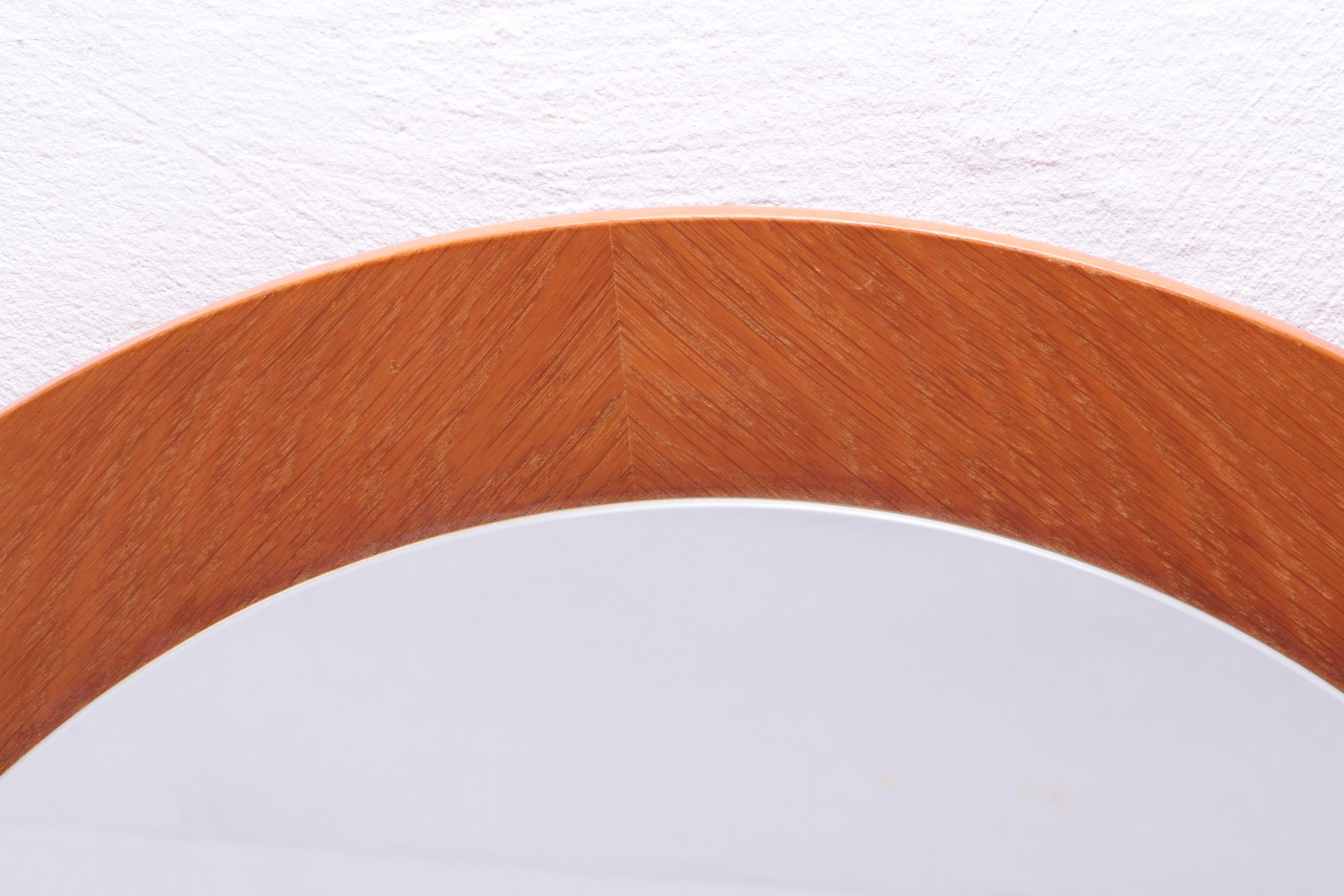 Specchio da parete in legno chiaro rotondo grande vintage, anni '60 in vendita 1