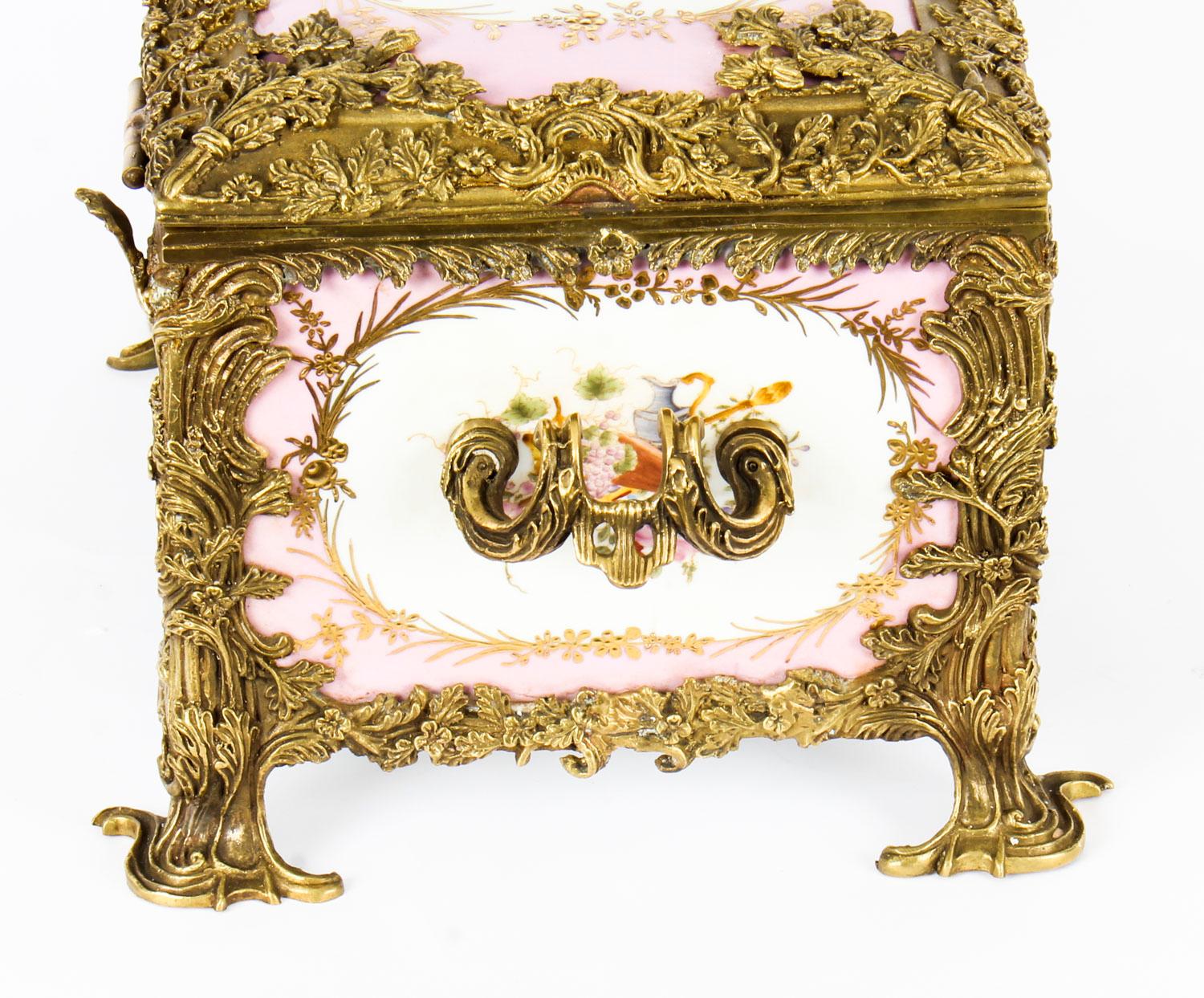 Vintage Large Russian Revival Rose Pink Porcelain Jewellery Casket 20th Century For Sale 8