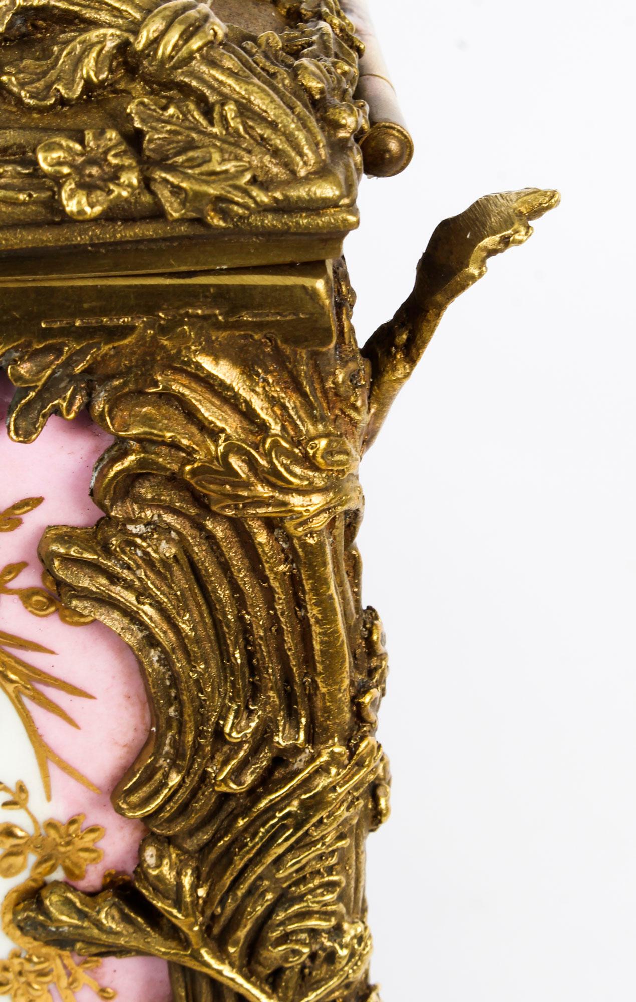 Grand coffret à bijoux néo- russe en porcelaine rose 20ème siècle en vente 10