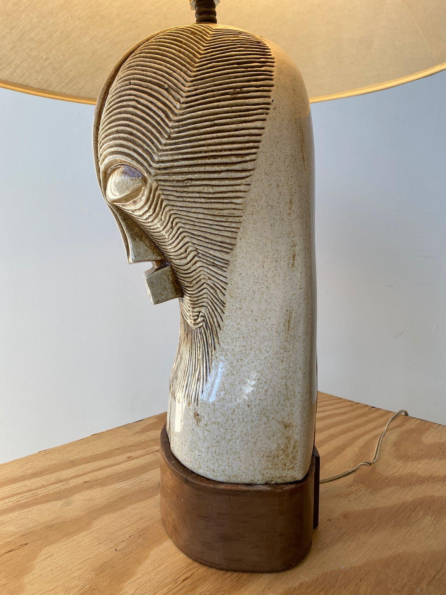 Vintage Large Scale Ceramic Kifwebe-Inspired Mask Lamp on Mahogany Base, 1950s For Sale 1