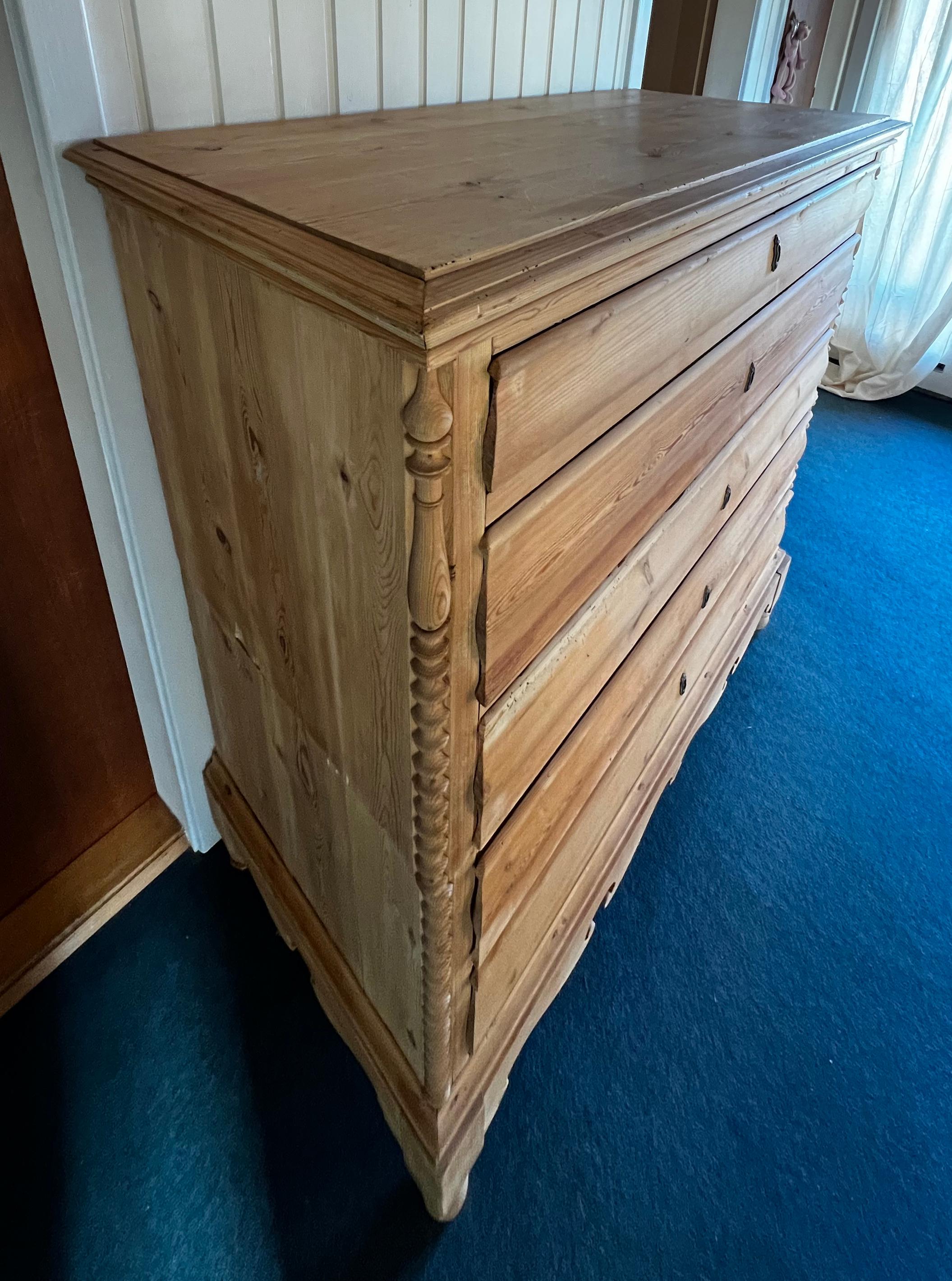 Vintage large Scandinavian commode in pine from the 19 century For Sale 12