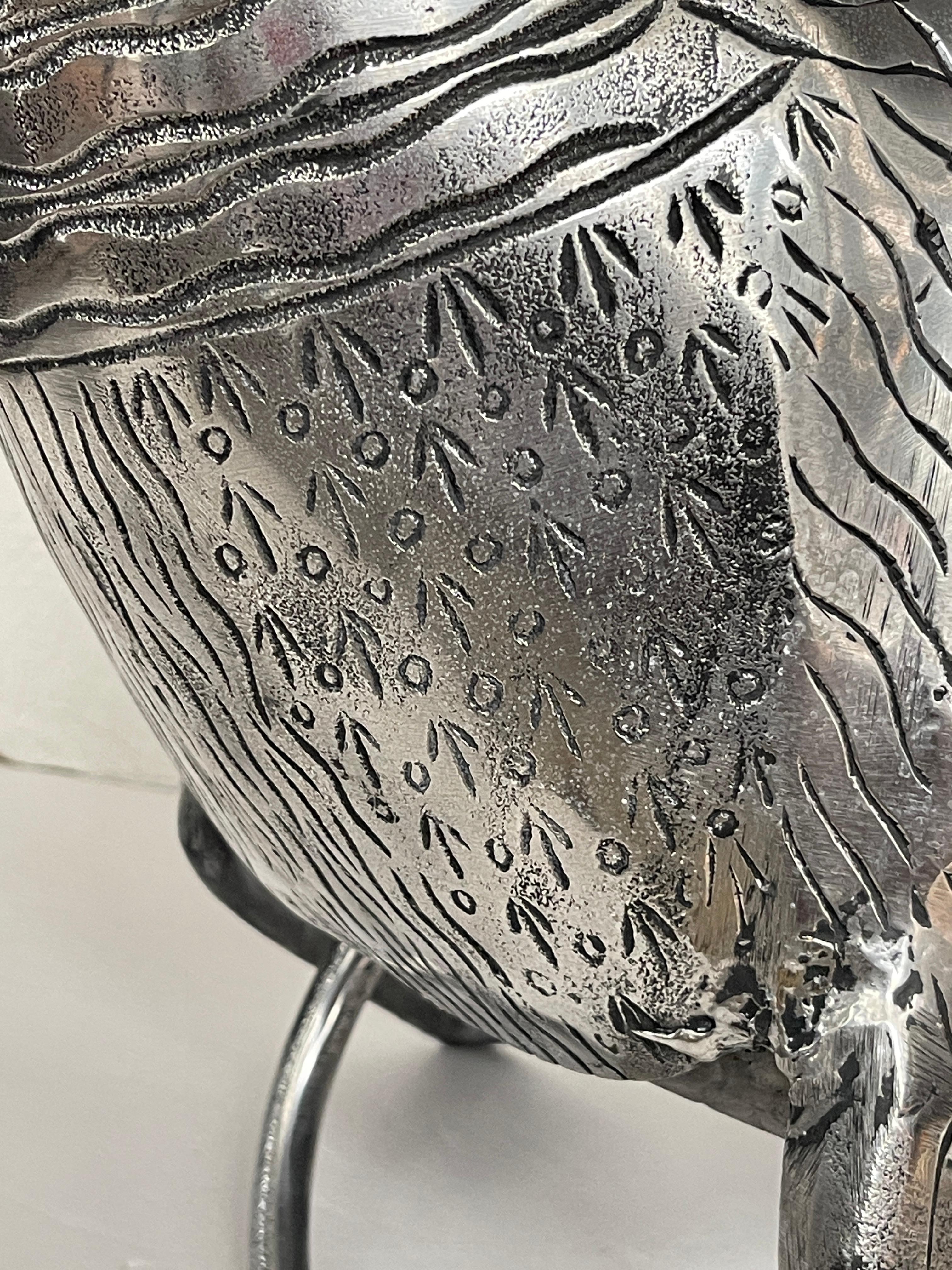 Vintage Large Silver Cast Stainless Steel Seal Wine Cooler (refrigeratore per vino con guarnizione) in vendita 7