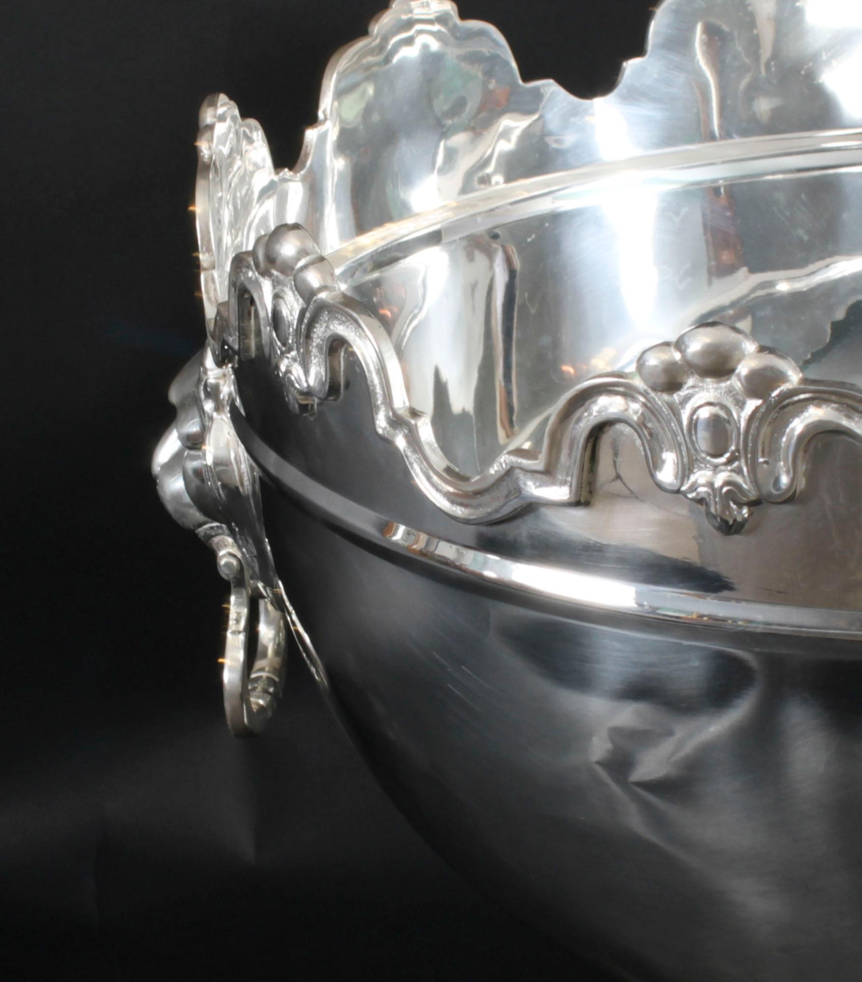 Vintage Large Silver Plate Monteith Punch Bowl Cooler 20th Century en vente 10