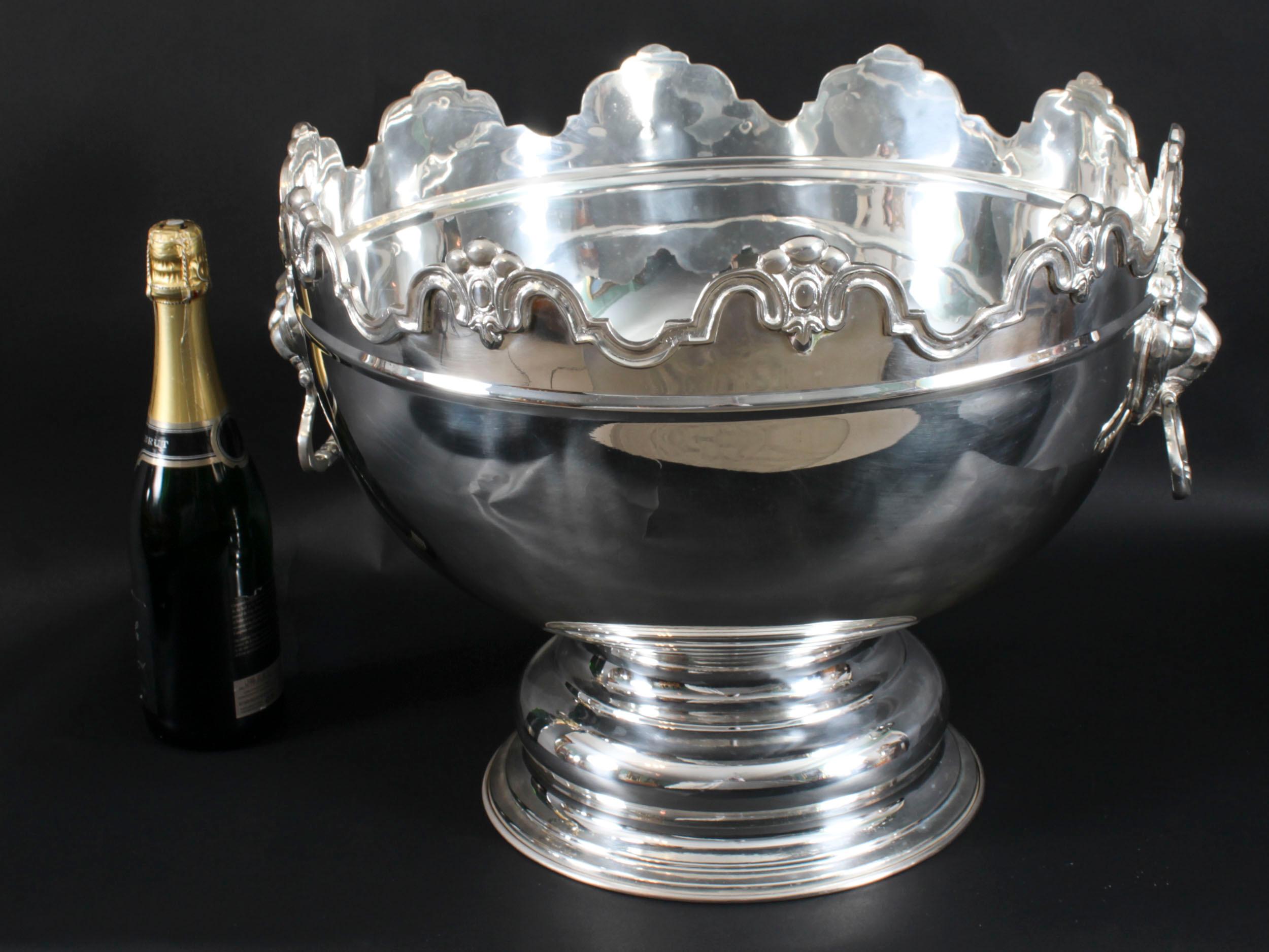 Vintage Large Silver Plate Monteith Punch Bowl Cooler 20th Century en vente 11