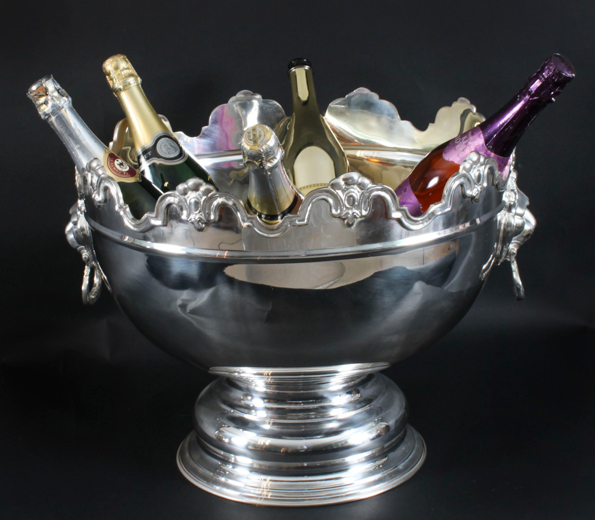 Vintage Large Silver Plate Monteith Punch Bowl Cooler 20th Century Bon état - En vente à London, GB