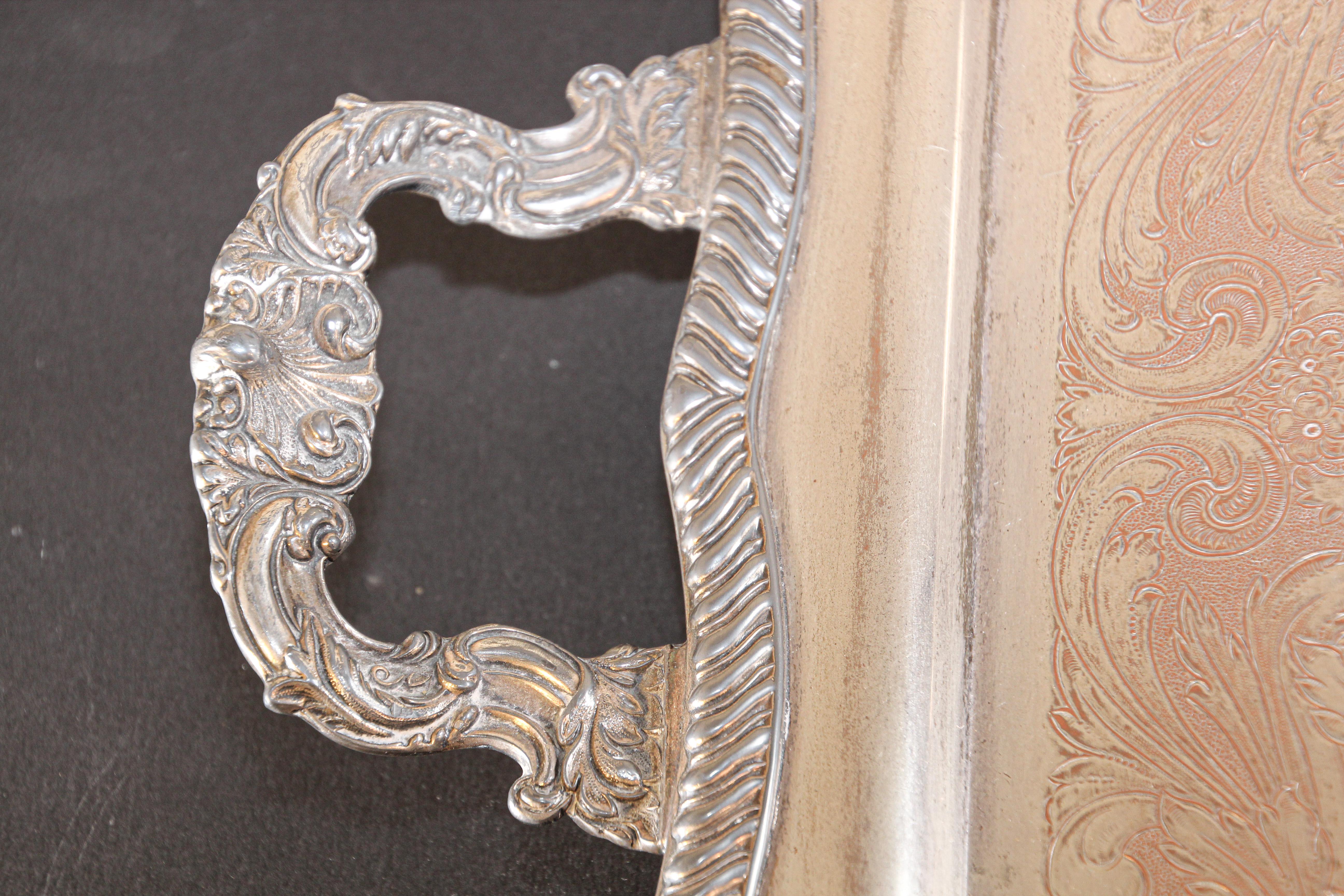 Grand plateau en métal argenté de style anglais George IV en vente 9