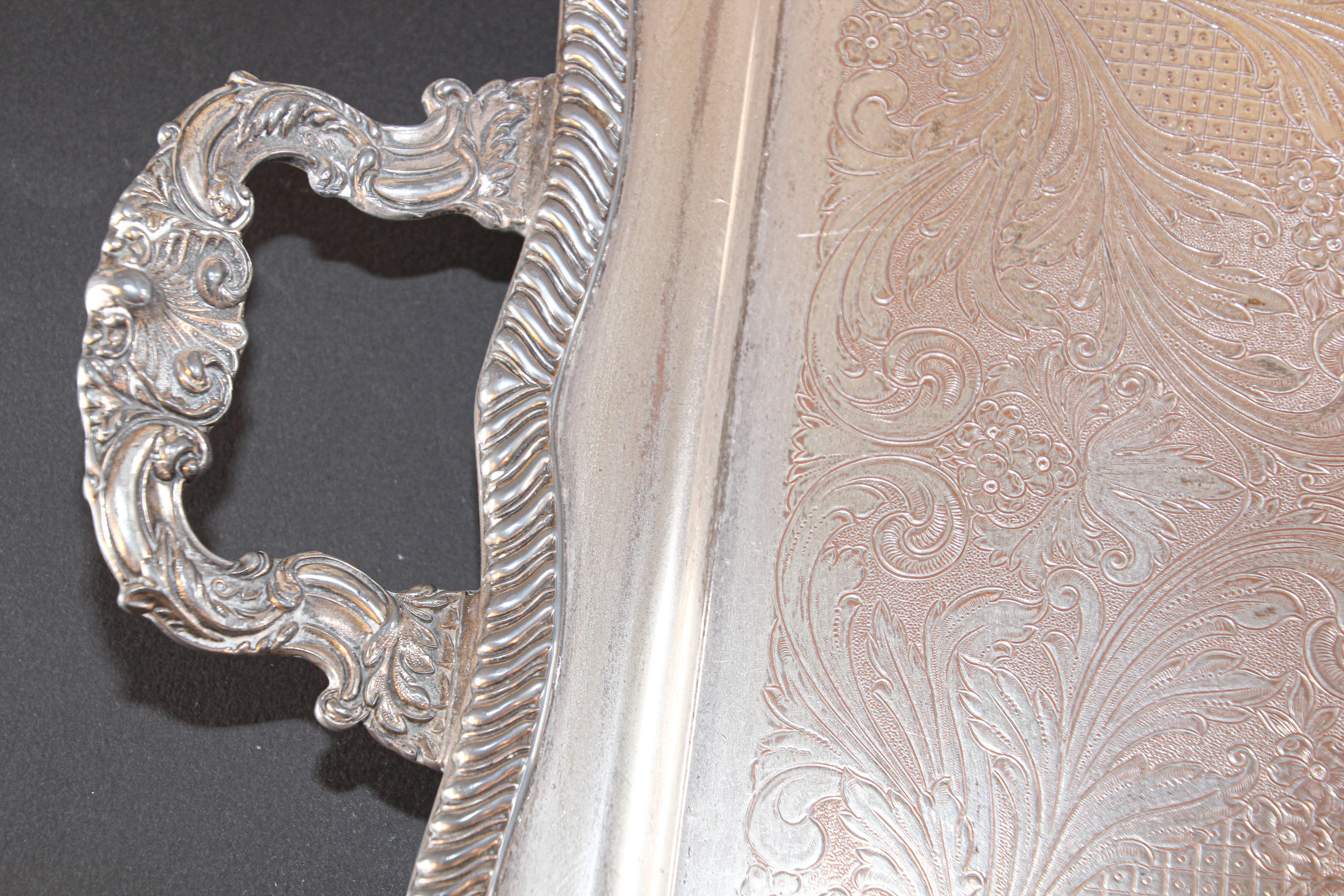 Grand plateau en métal argenté de style anglais George IV Bon état - En vente à North Hollywood, CA