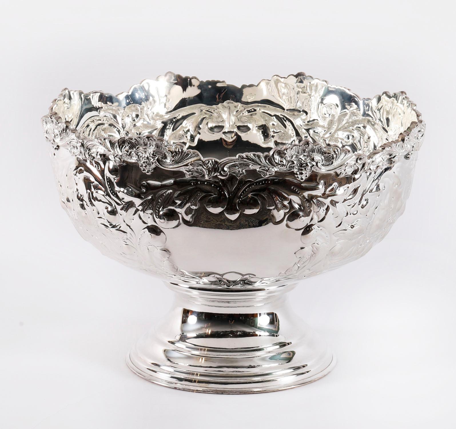 Vintage Large Silver Plated Champagne Cooler / Punch Bowl 20th Century (Geprägt) im Angebot