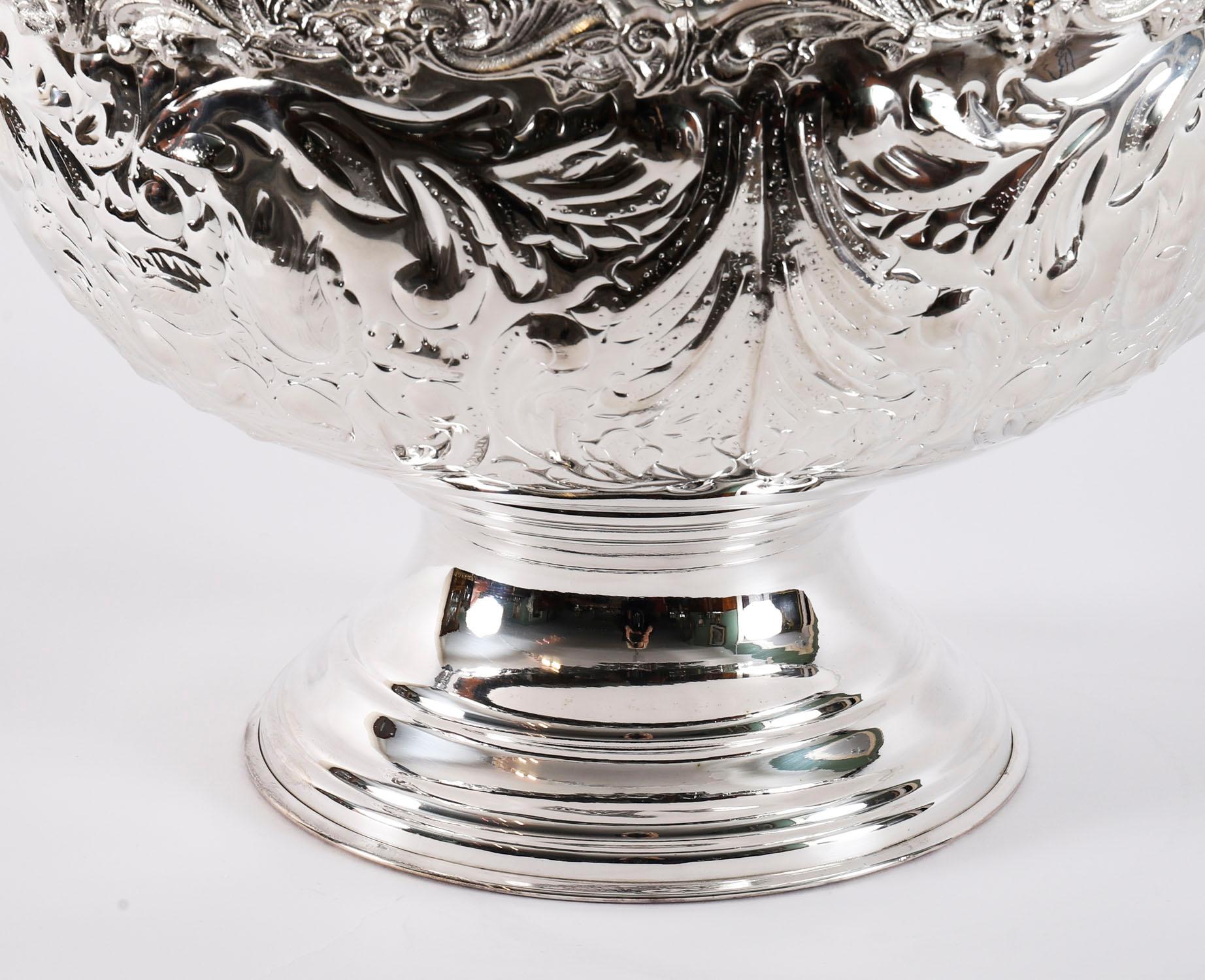 Vintage Large Silver Plated Champagne Cooler / Punch Bowl 20th Century (Versilberung) im Angebot