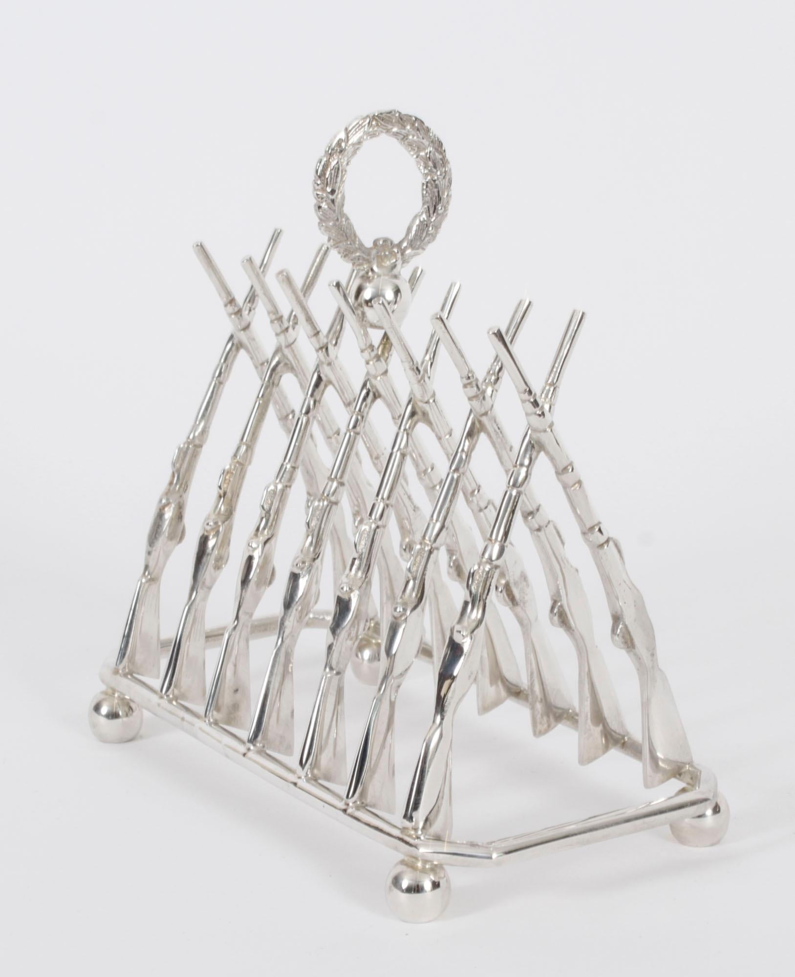 Vintage Large Silver Plated Crossed Rifles Toast Rack 20th Century For Sale 1