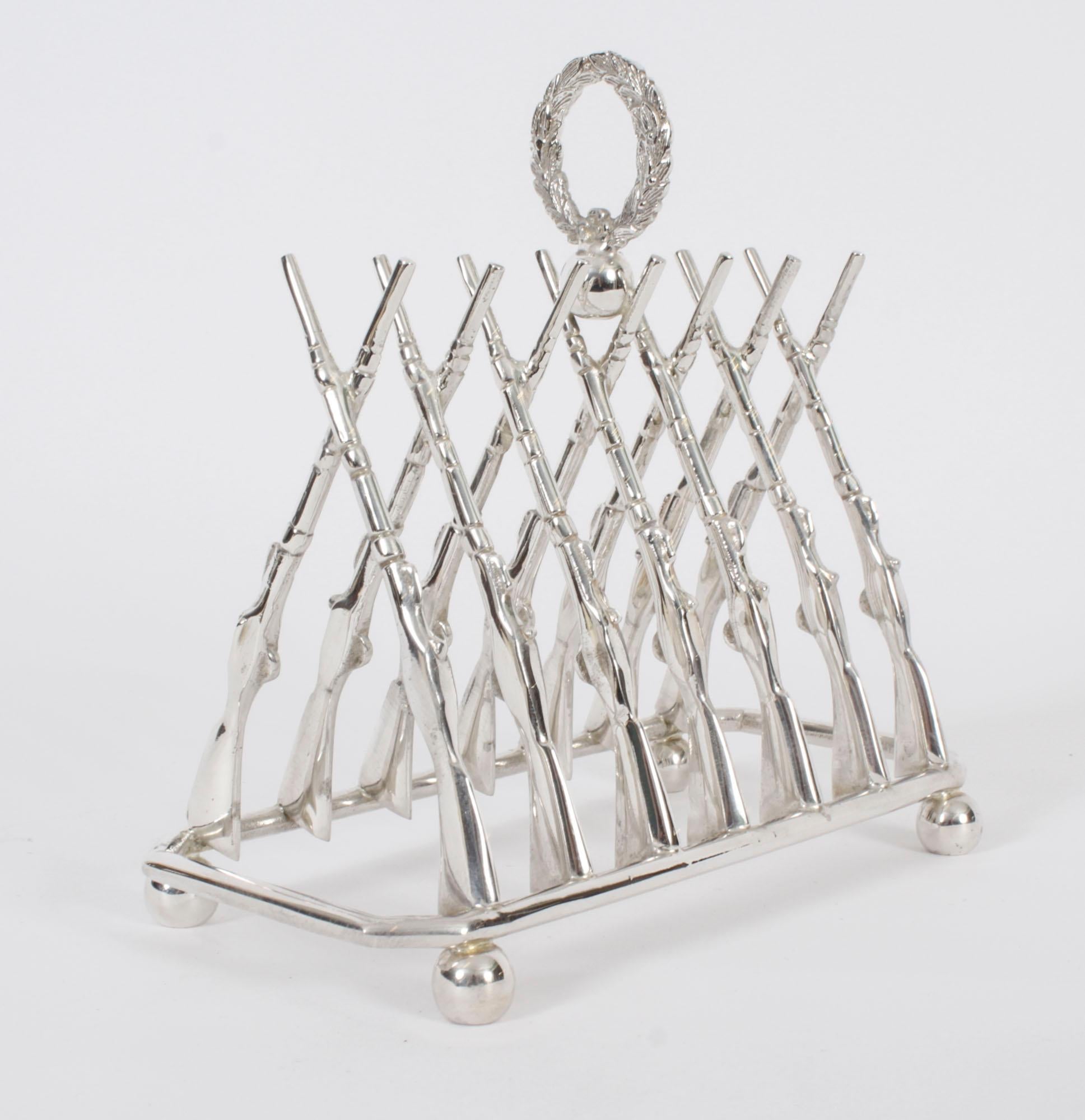 Vintage Large Silver Plated Crossed Rifles Toast Rack 20th Century For Sale 2