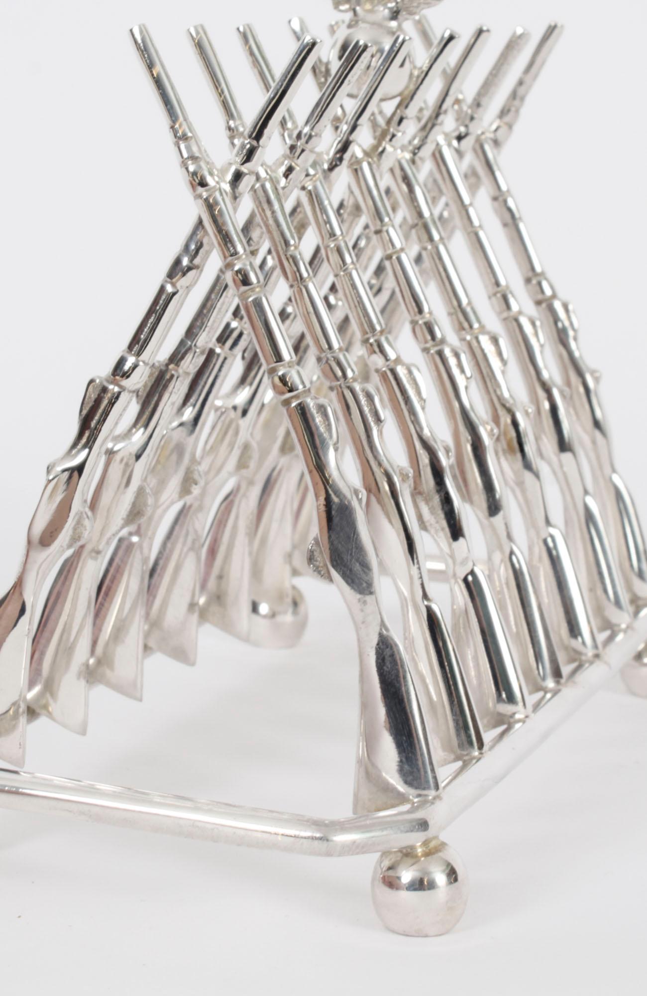 Vintage Large Silver Plated Crossed Rifles Toast Rack 20th Century For Sale 3