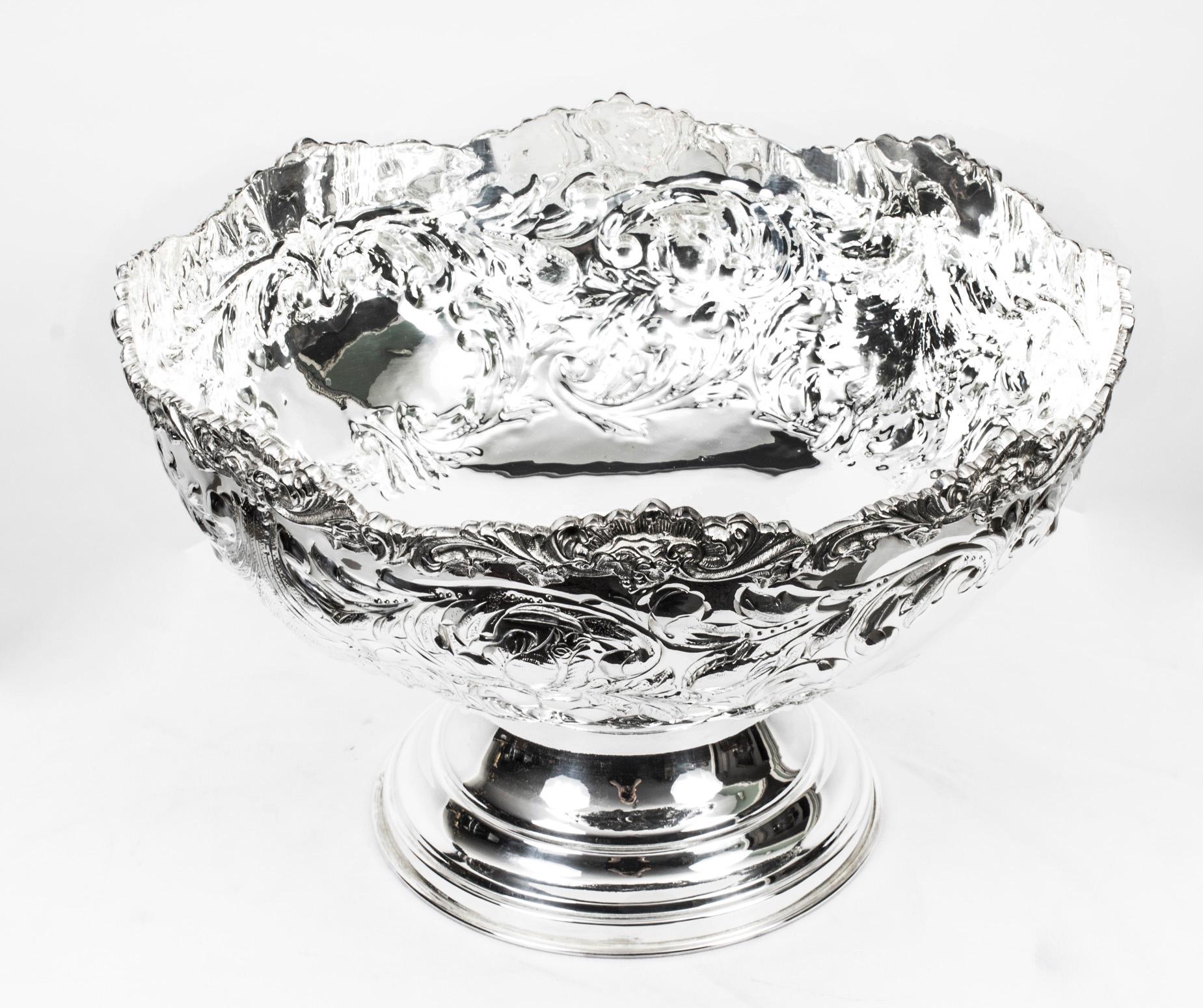 Vintage Large Silver Plated Punch Bowl Cooler Floral Decoration 20th Century In Good Condition For Sale In London, GB
