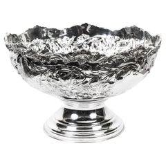 Gran ponchera vintage plateada Decoración floral Siglo XX