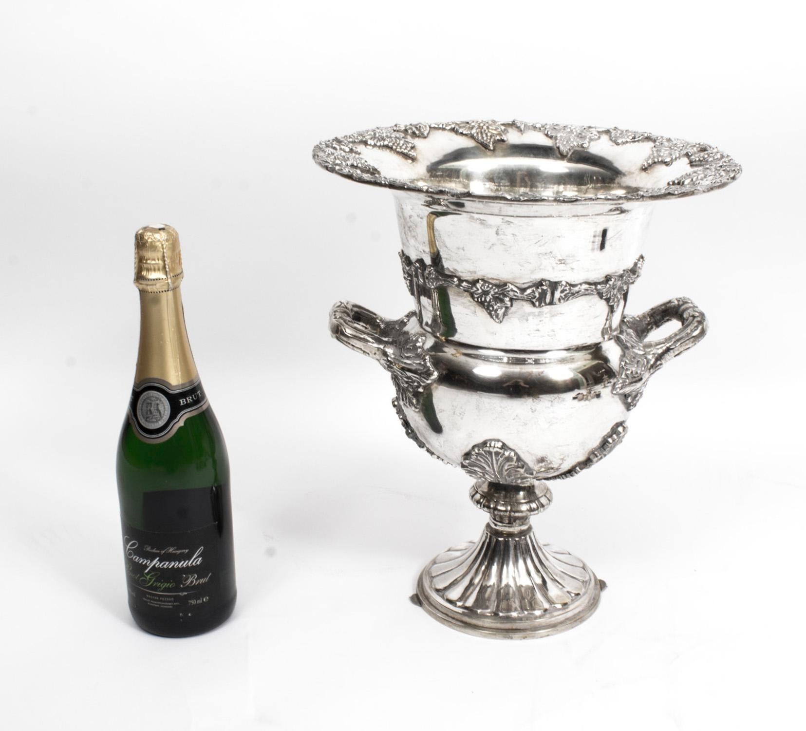 Enfriador de vino vintage grande bañado en plata Siglo XX en venta 5