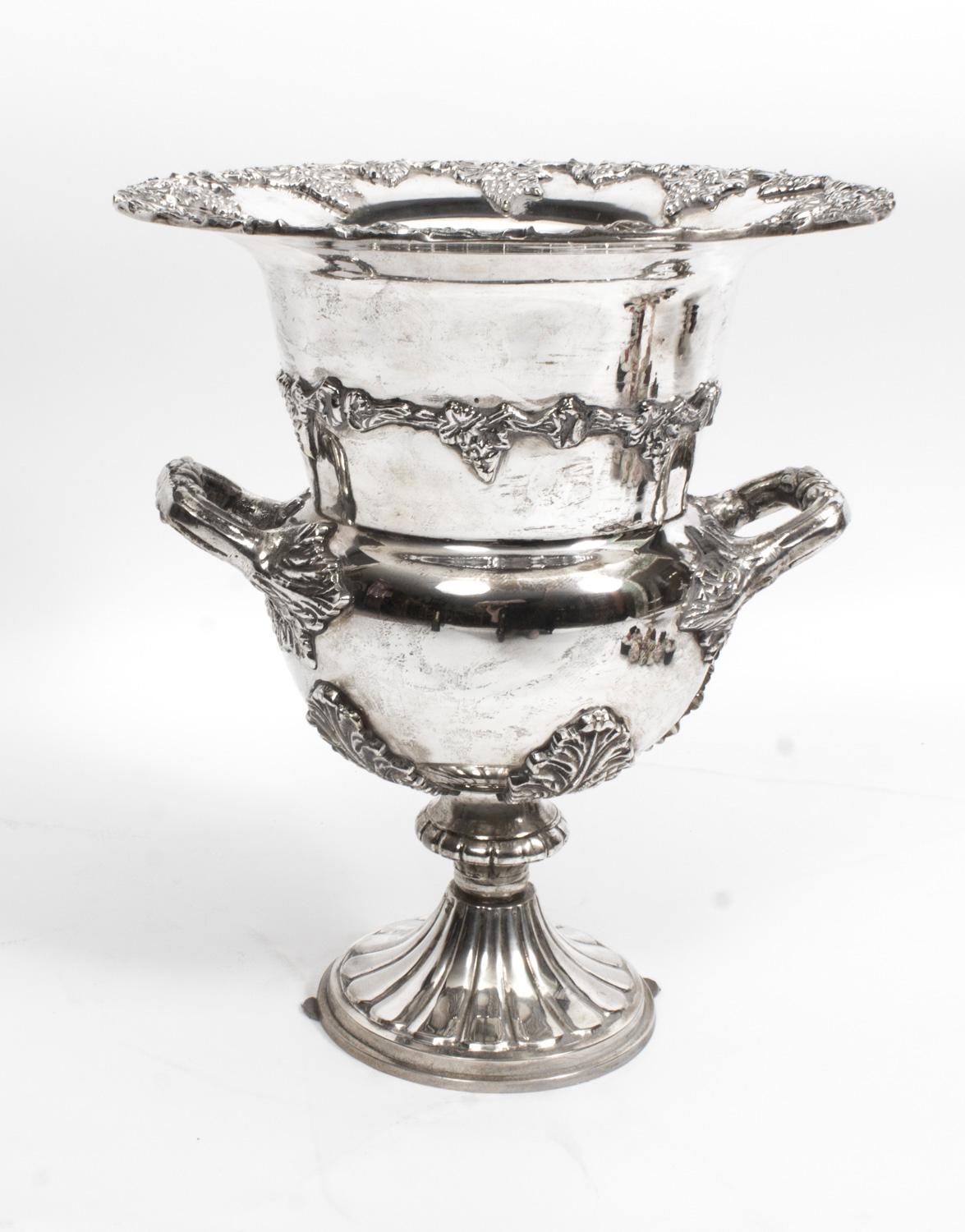 Enfriador de vino vintage grande bañado en plata Siglo XX en Bueno estado para la venta en London, GB