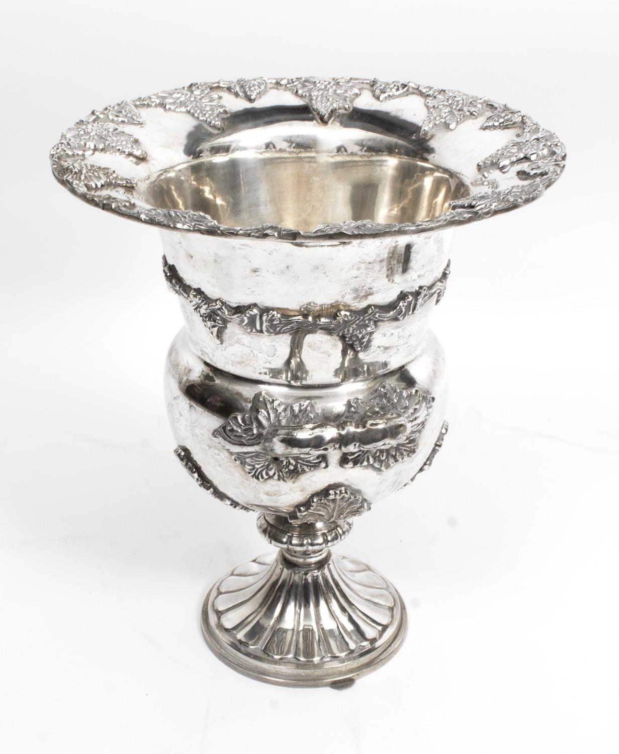 Enfriador de vino vintage grande bañado en plata Siglo XX en venta 1