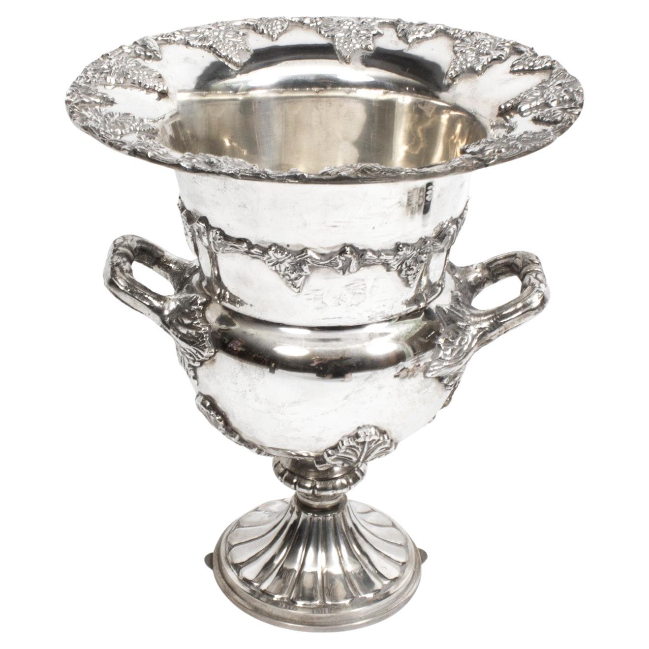 Enfriador de vino vintage grande bañado en plata Siglo XX