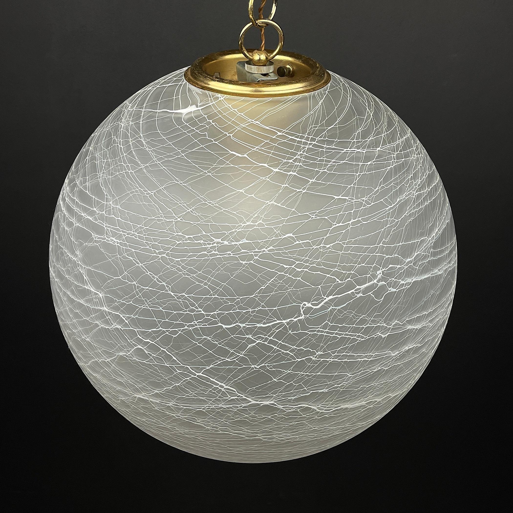 Vintage Large Swirl Murano Glass Pendant Lamp Italy, 1970s In Good Condition For Sale In Miklavž Pri Taboru, SI