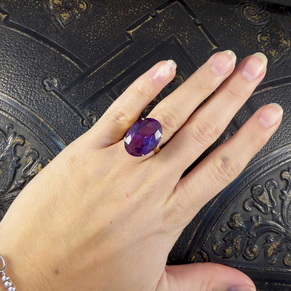 Vintage Large Synthetic Alexandrite Cocktail Ring in 14 Carat Yellow Gold In Good Condition In Yorkshire, West Yorkshire