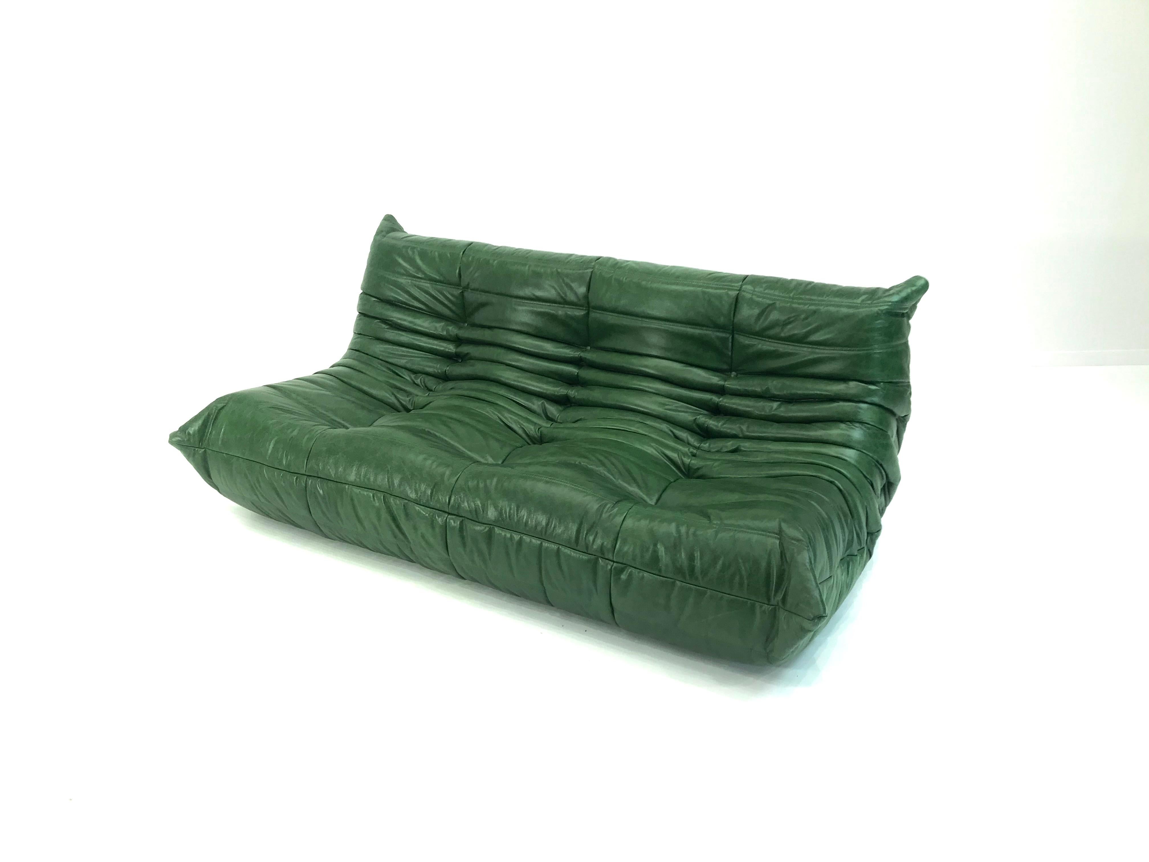 Vintage Large Togo in Forest Green Leather by Michel Ducaroy for Ligne Roset In Excellent Condition In Eindhoven, Netherlands