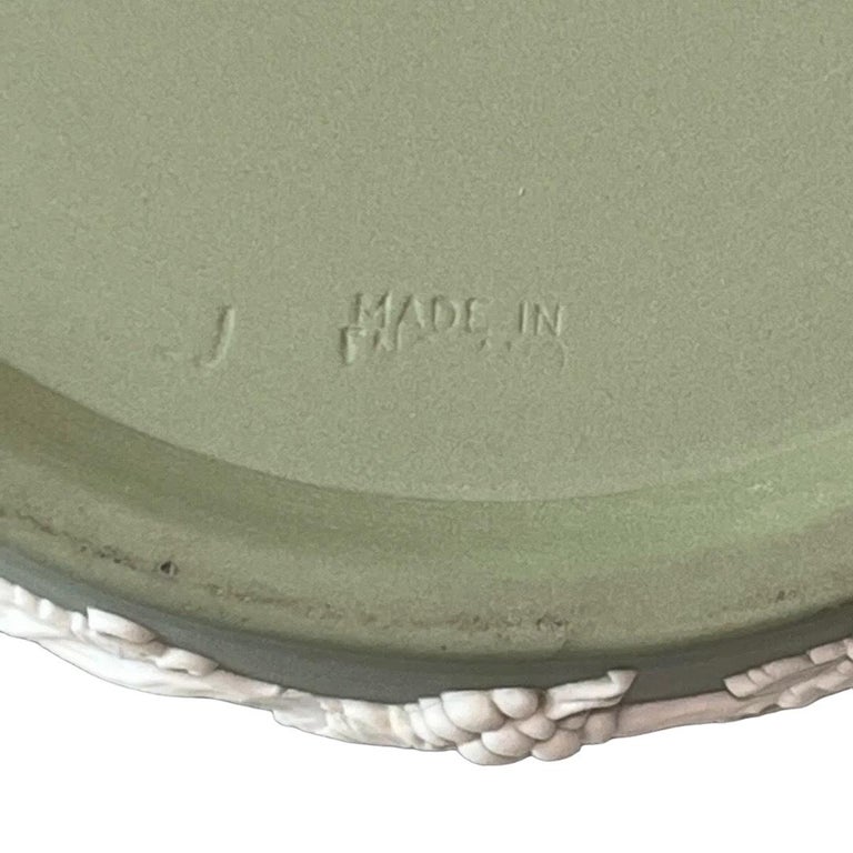 Vintage Large Wedgwood Green Jasperware Decorative Box with Lid For