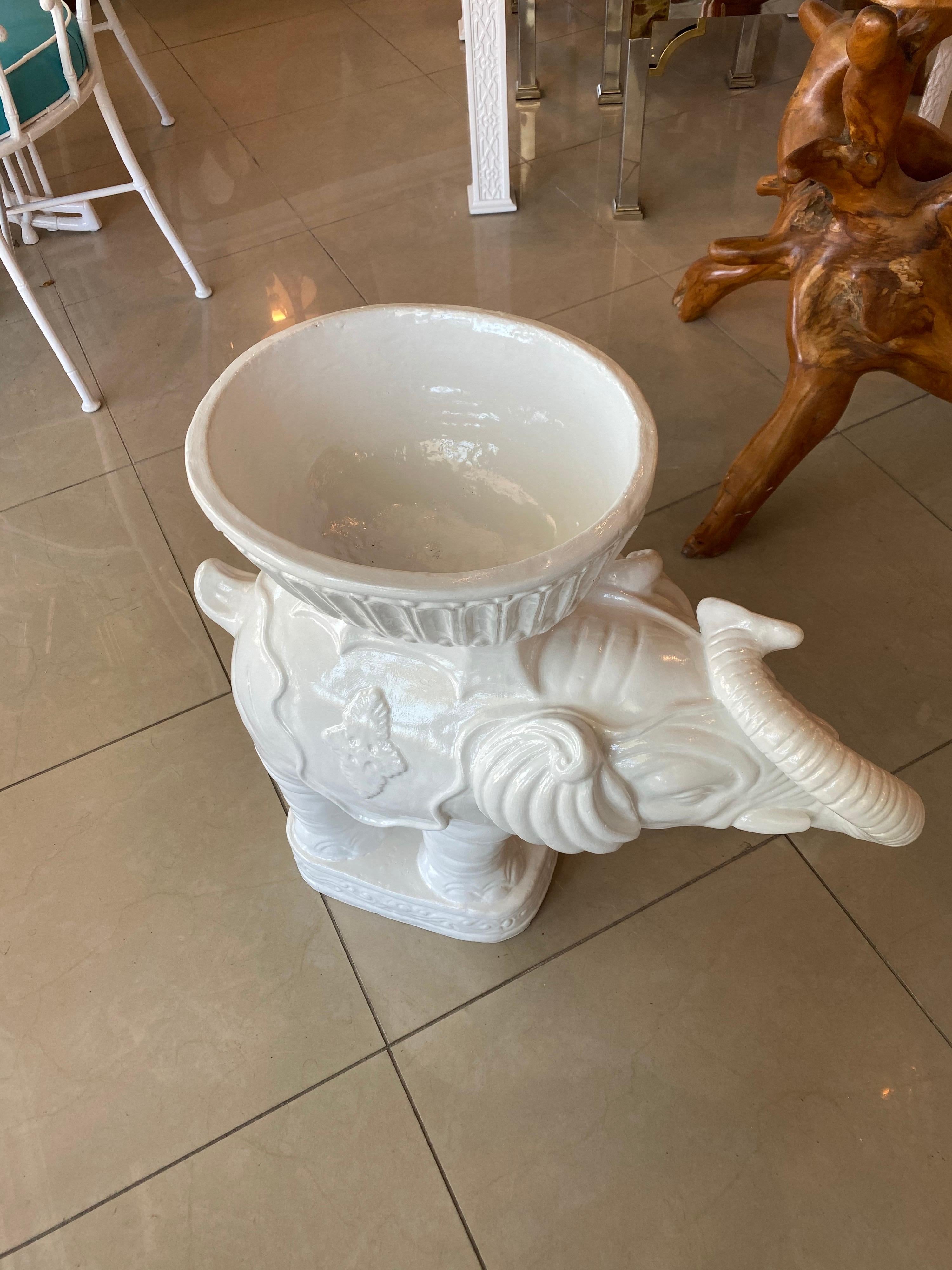 Vintage Gran Elefante Blanco Jardin Jardinera Jardinera Yeso en venta 4