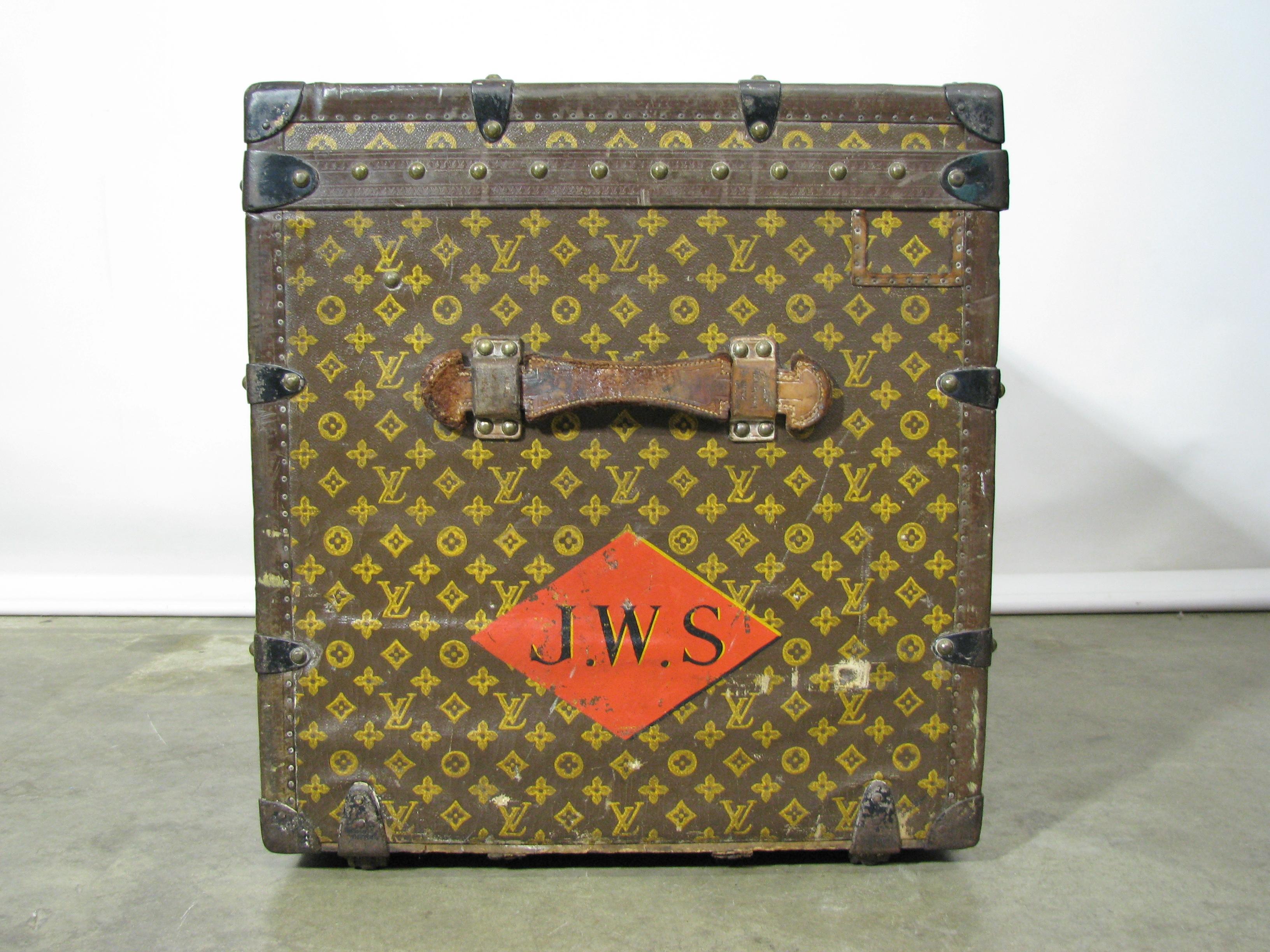 Early 20th Century Vintage Late 1920s Louis Vuitton Steamer Trunk with Original Trays and Label For Sale