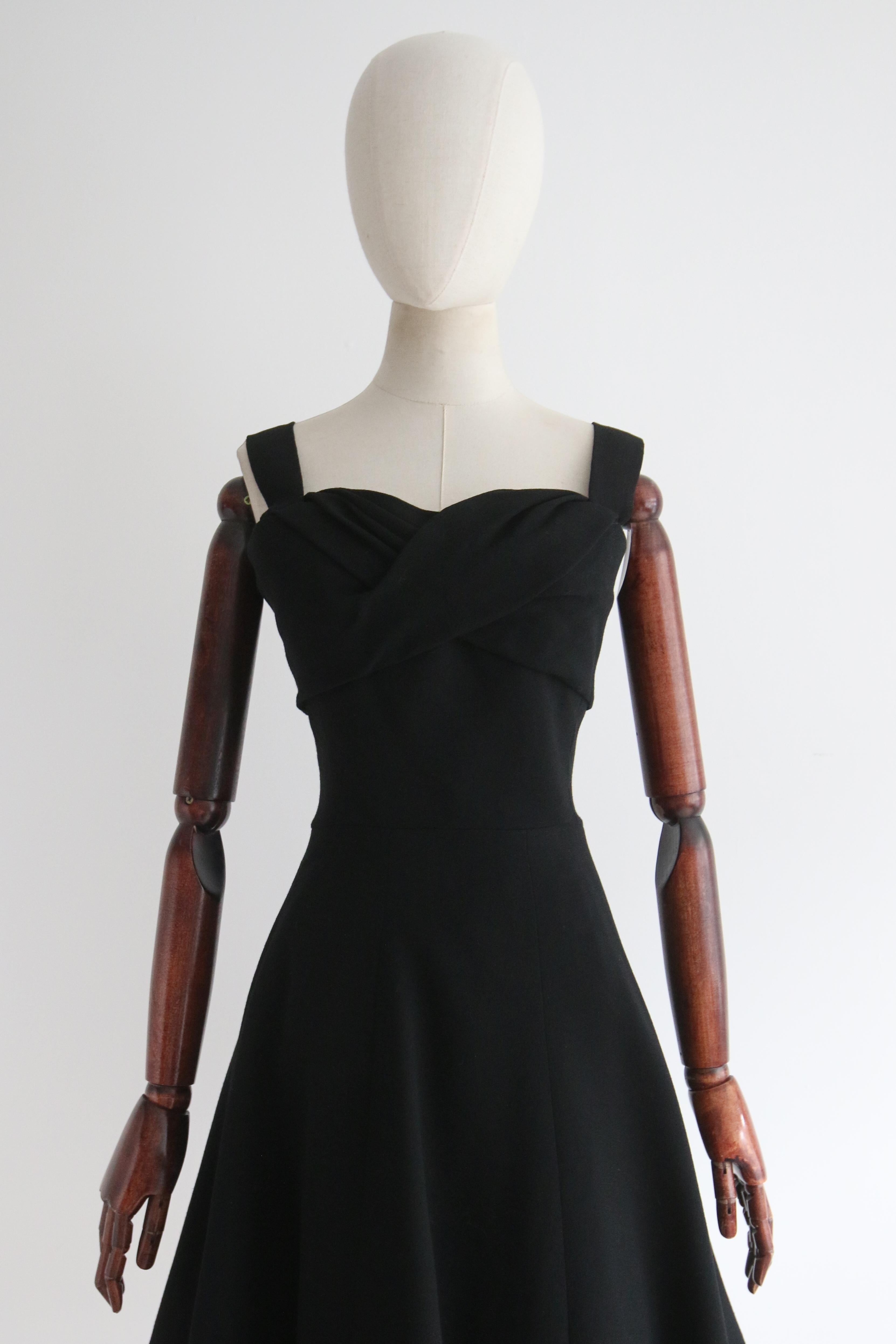  Schwarzes Christian Dior Kleid aus den späten 1950er Jahren UK 8 US 4 im Zustand „Gut“ im Angebot in Cheltenham, GB