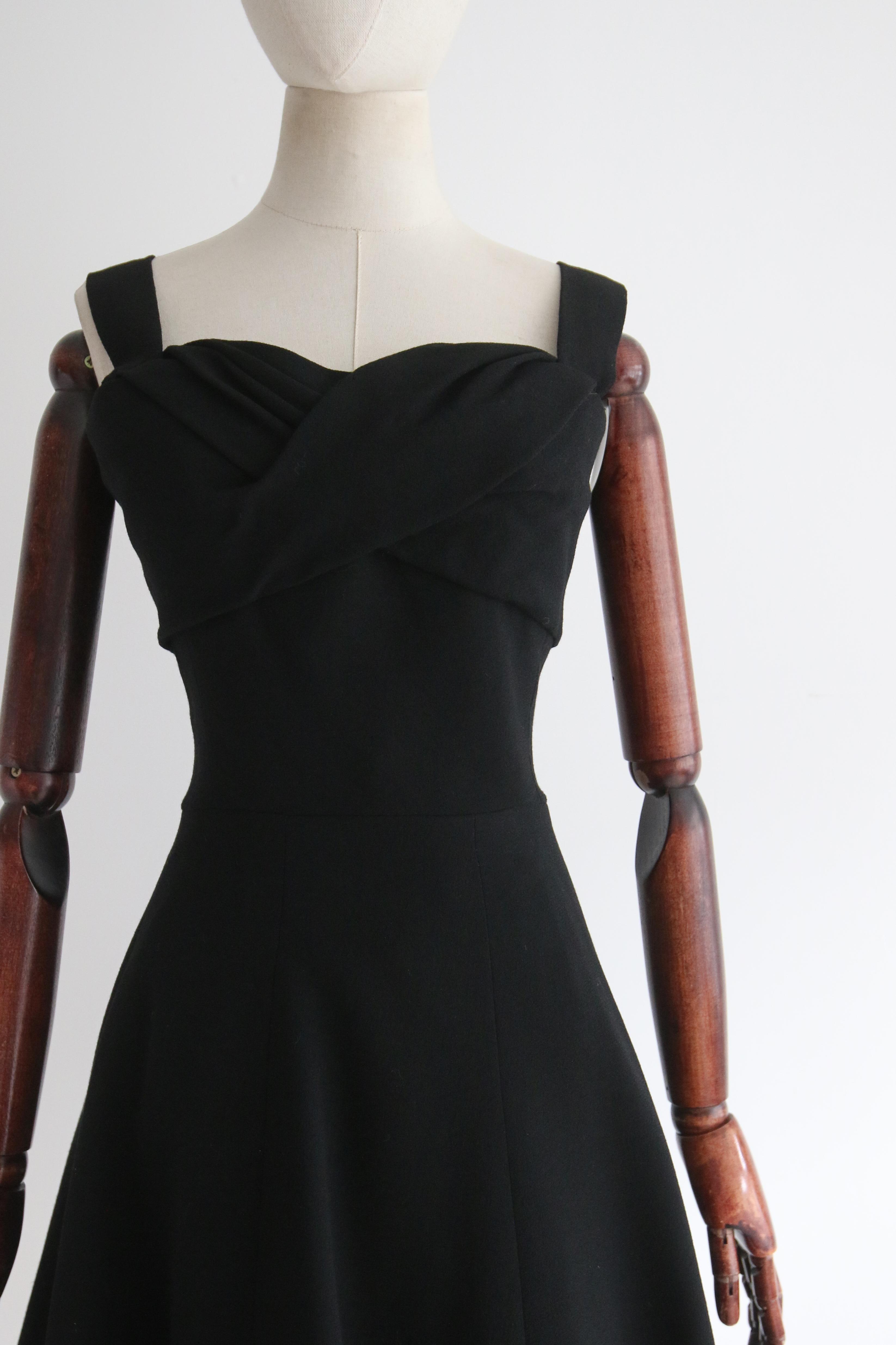  Schwarzes Christian Dior Kleid aus den späten 1950er Jahren UK 8 US 4 Damen im Angebot