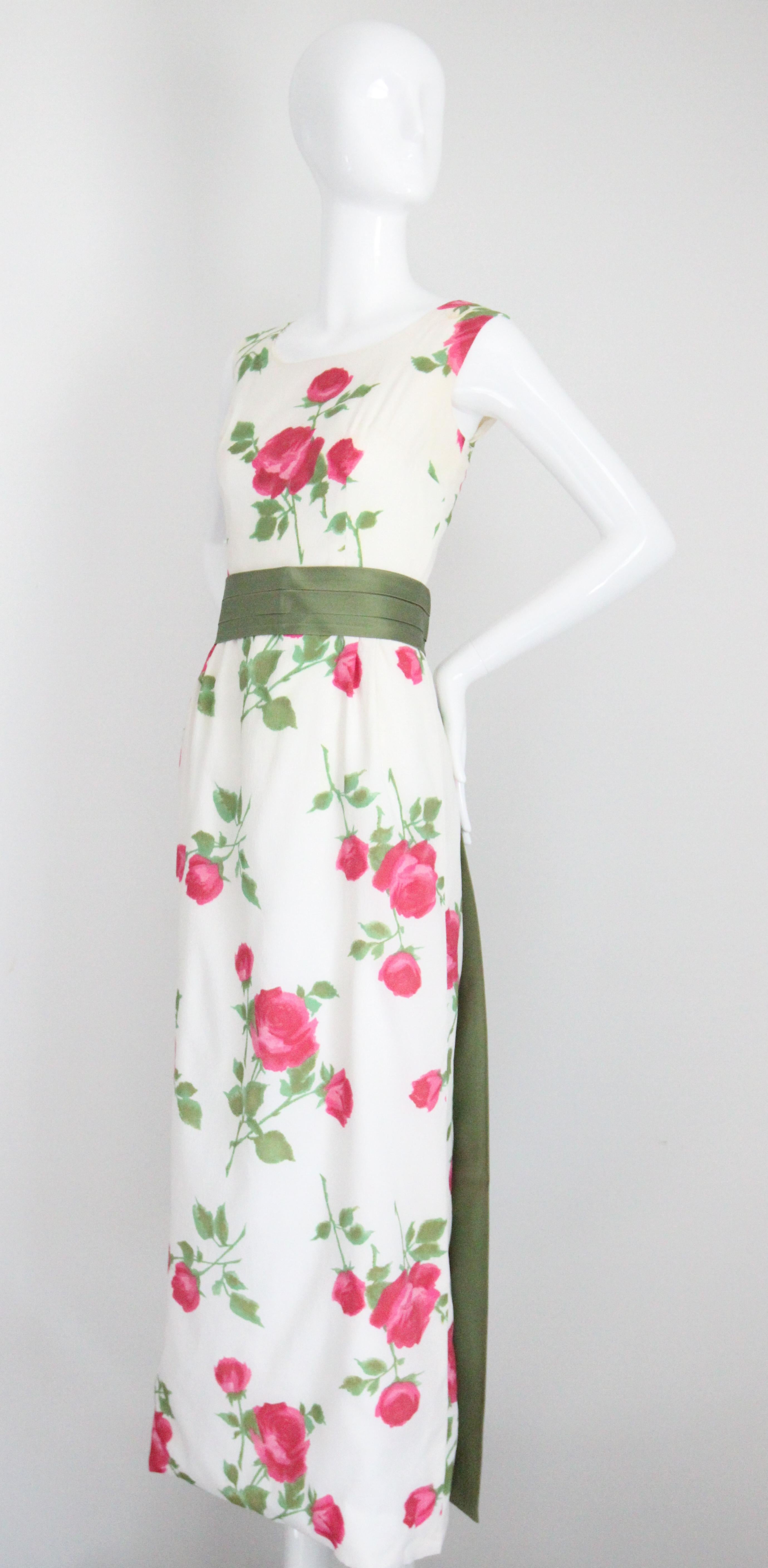 Vintage late 1950's pink rose print cocktail dress 1950's rose dress UK 8 US 4 en venta 2