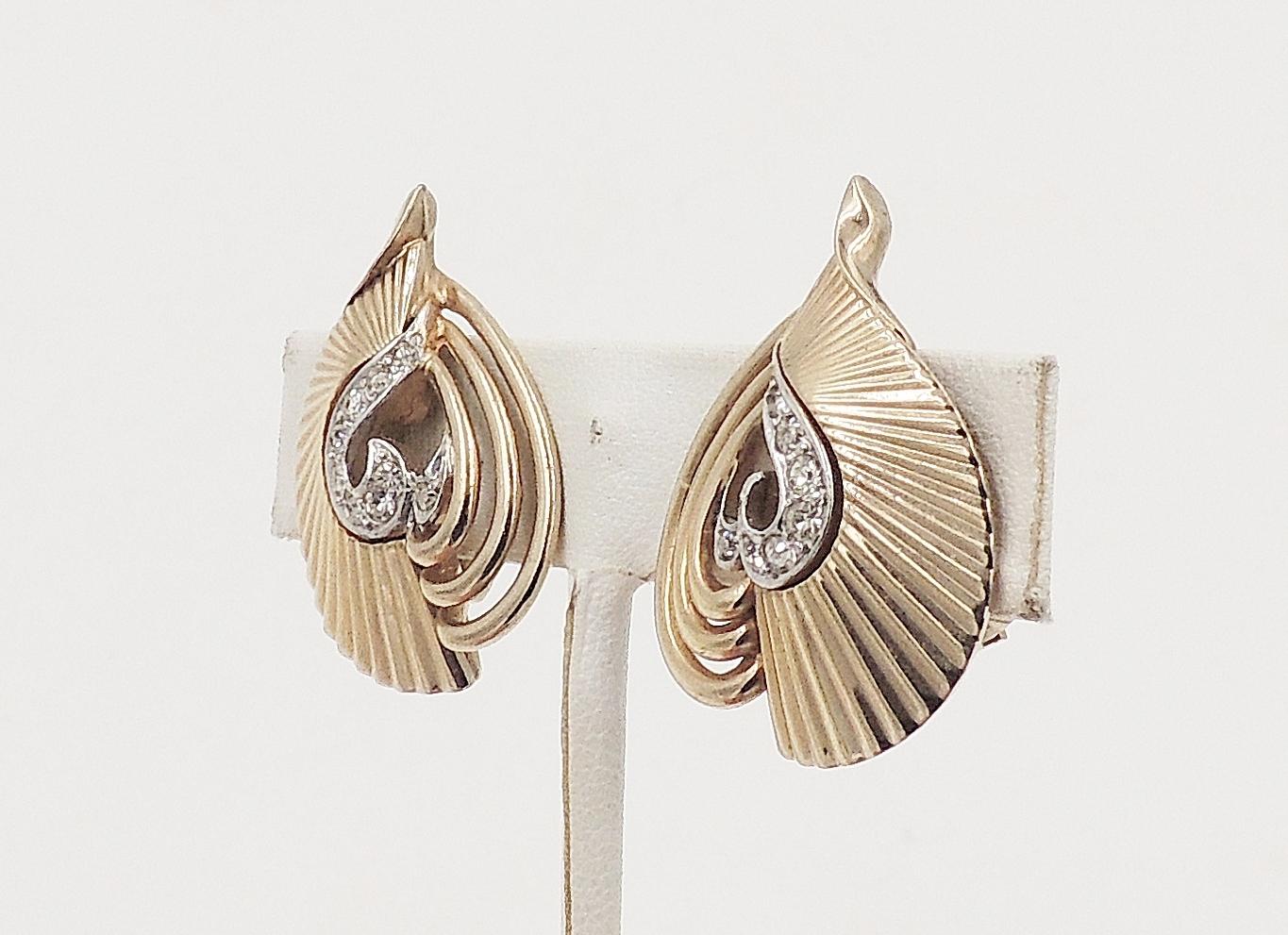 Women's Vintage Late 1950s Signed Boucher Goldtone Clear Rhinestone Clip Earrings