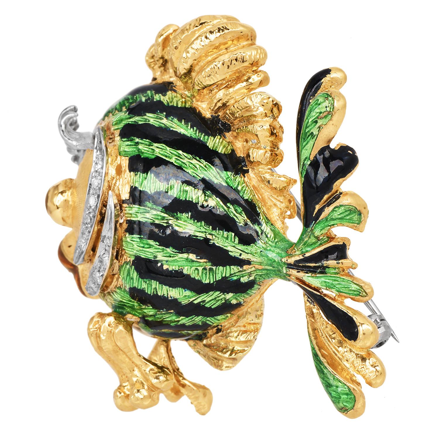 De las mujeres Broche vintage de oro de 18 quilates y esmalte de diamantes de finales de los 80 con forma de pez en venta