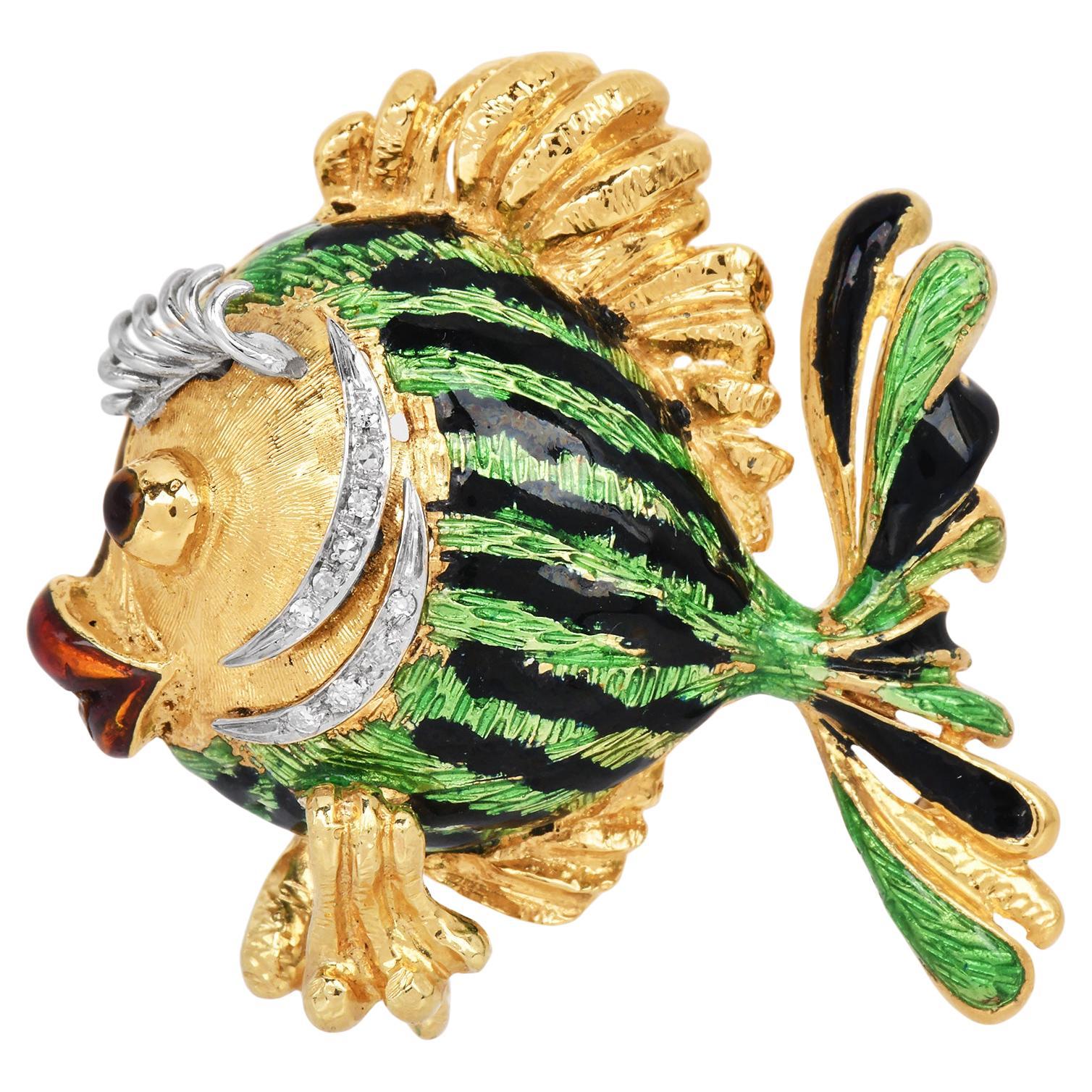 Broche vintage de oro de 18 quilates y esmalte de diamantes de finales de los 80 con forma de pez