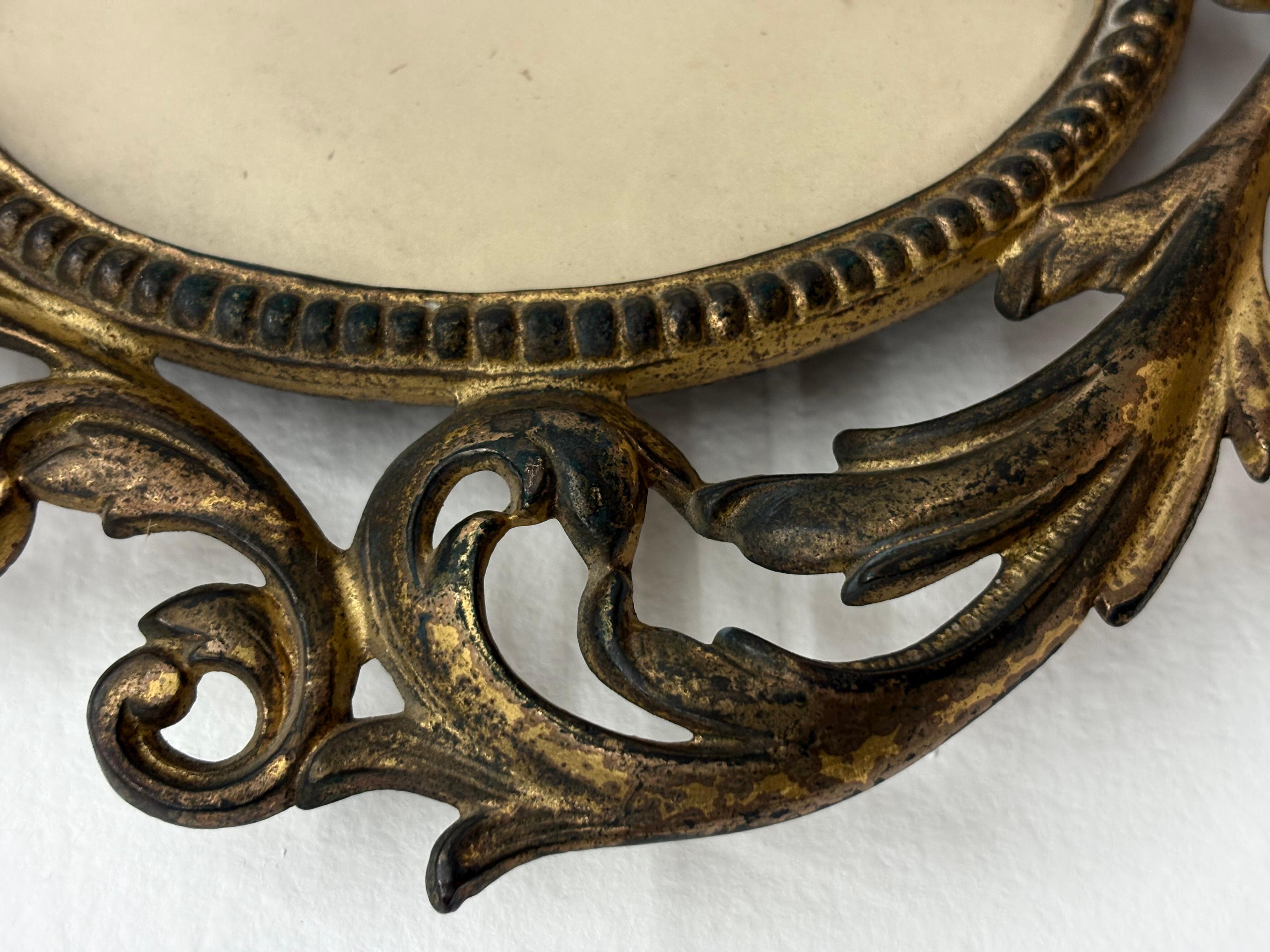 Cornice barocca dorata d'epoca della fine del XIX secolo per quadri e specchi  Rococò ovale In condizioni discrete in vendita a Los Angeles, CA