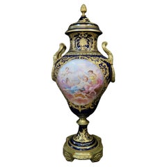 Urna vintage de Sevres tamaño palacio de finales del siglo XIX
