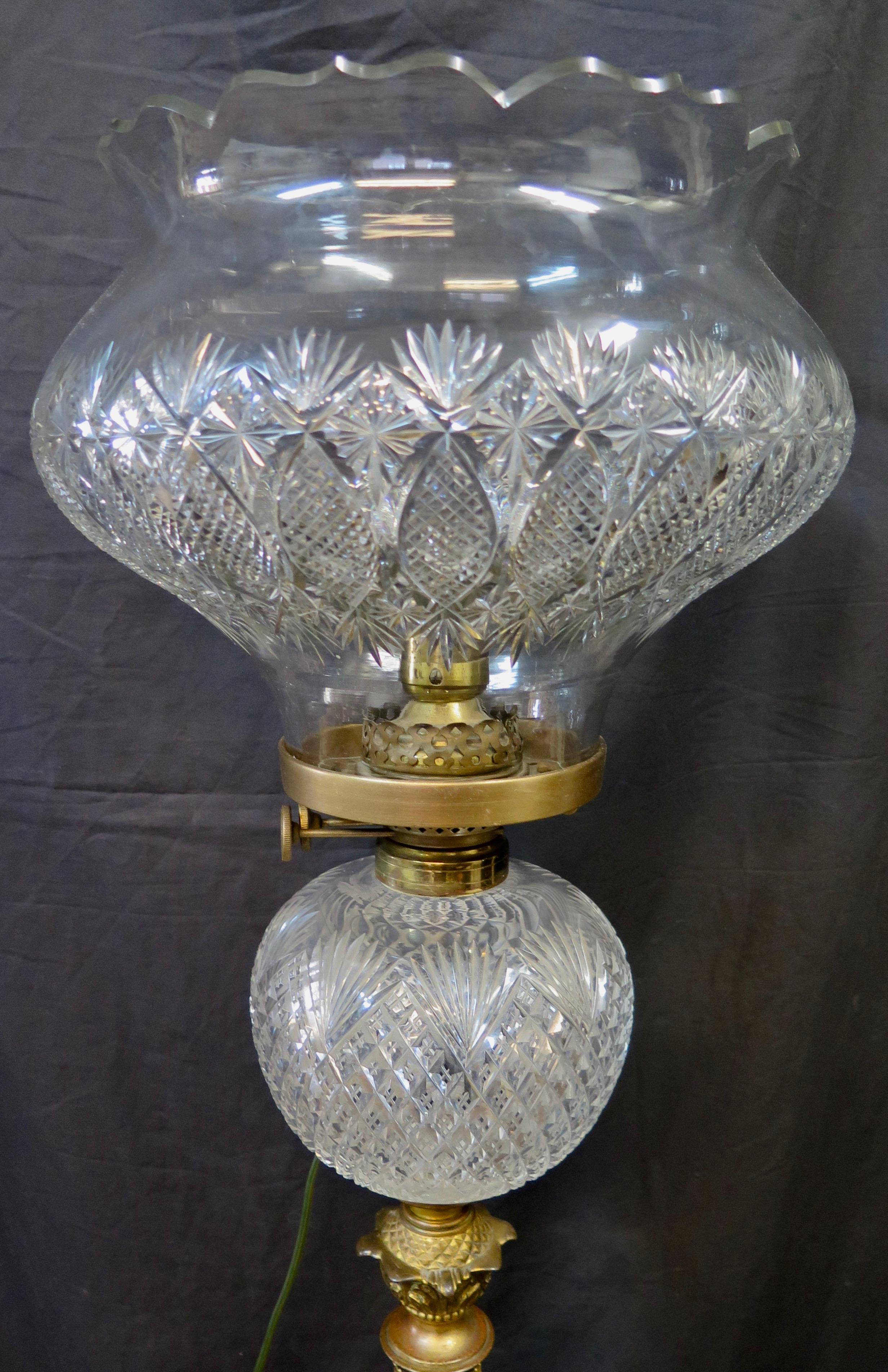 XIXe siècle Vintage Fin du 19ème siècle Période victorienne Verre taillé, Onyx et Bronze Lampe de table en vente