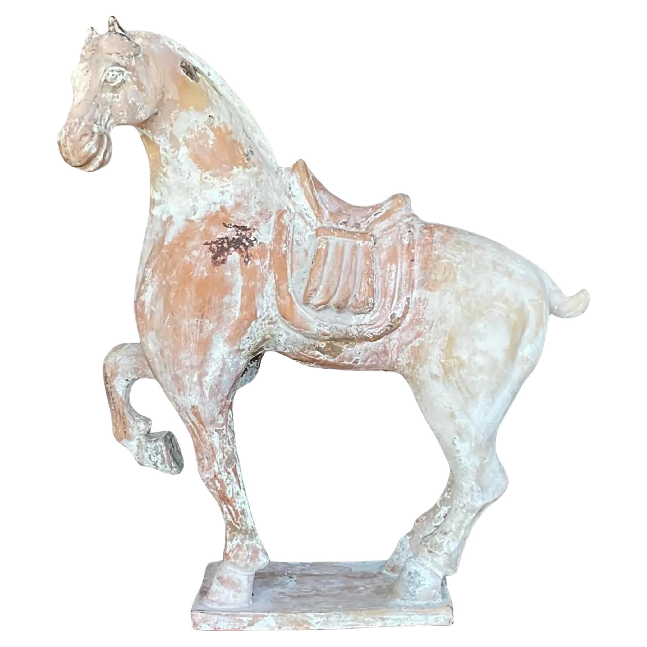Vintage Late 20th Century Asian Terra Cotta Tang Dynasty Horse (Cheval en terre cuite de la fin du 20ème siècle) en vente