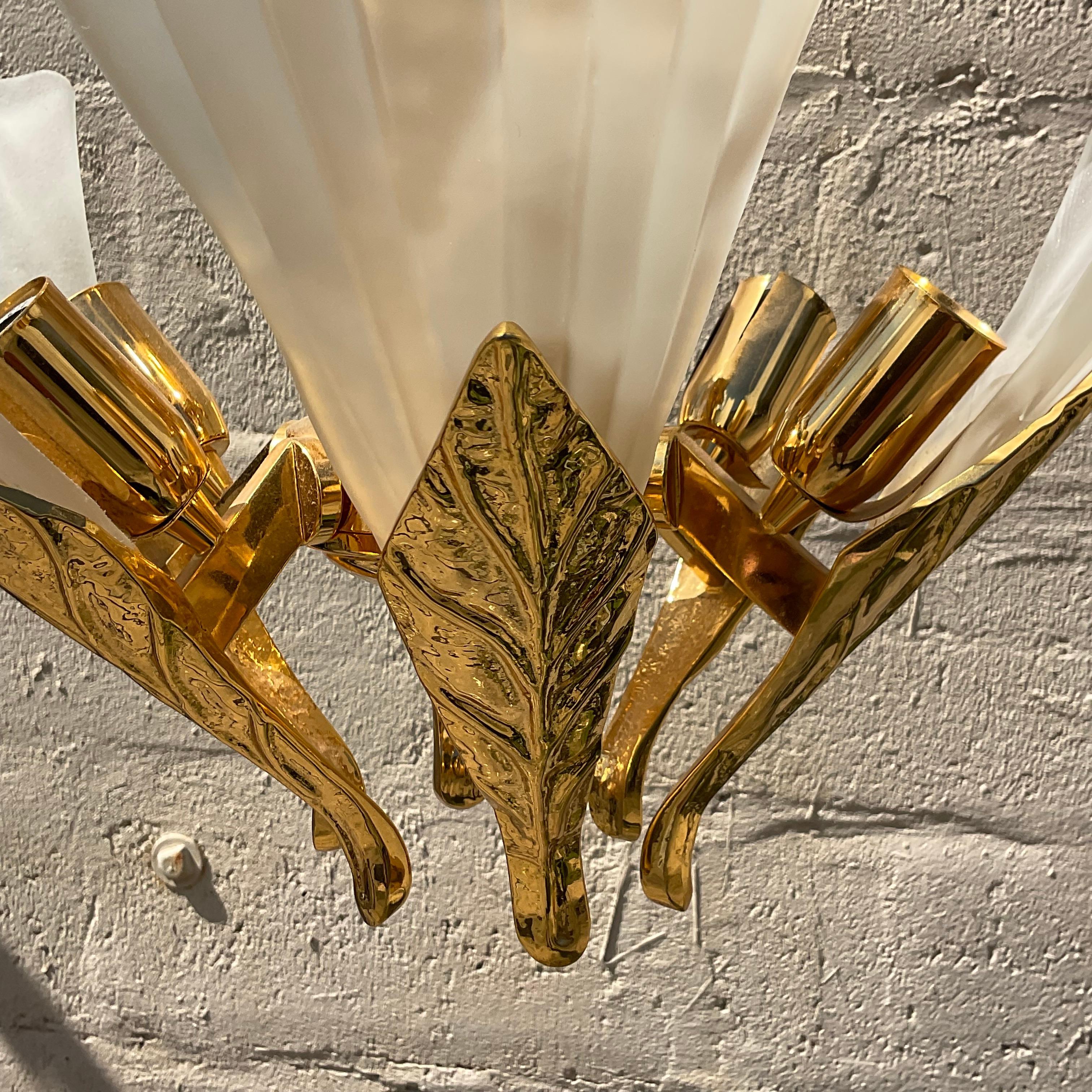 Vintage Late 20th Century Boho Murano Frosted Glass Leaf Chandelier In Good Condition In west palm beach, FL